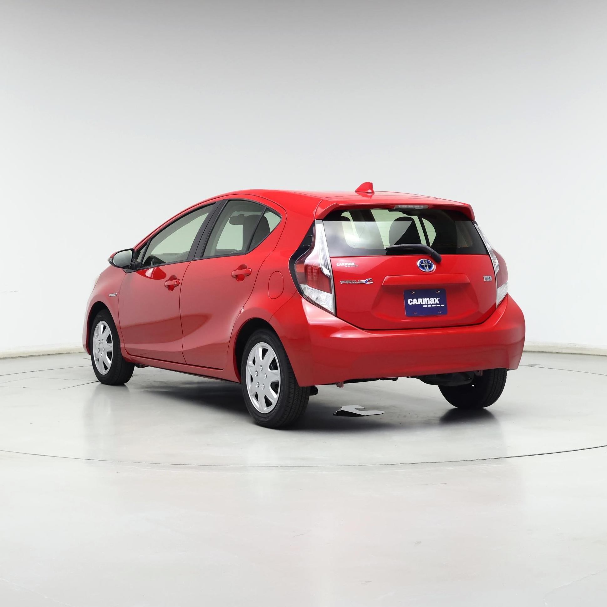 Thumbnail: 2015 Toyota Prius c - 2