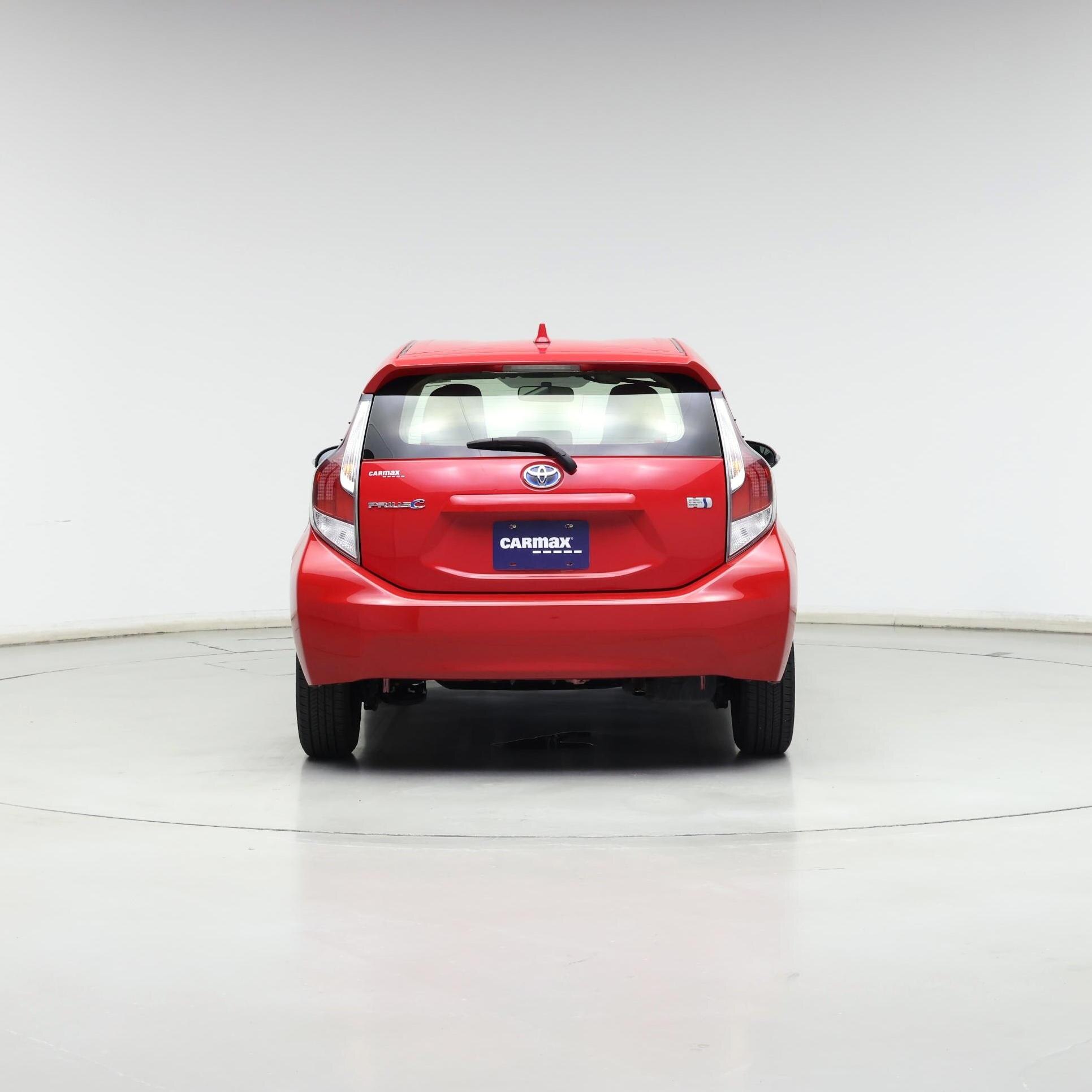 Thumbnail: 2015 Toyota Prius c - 6