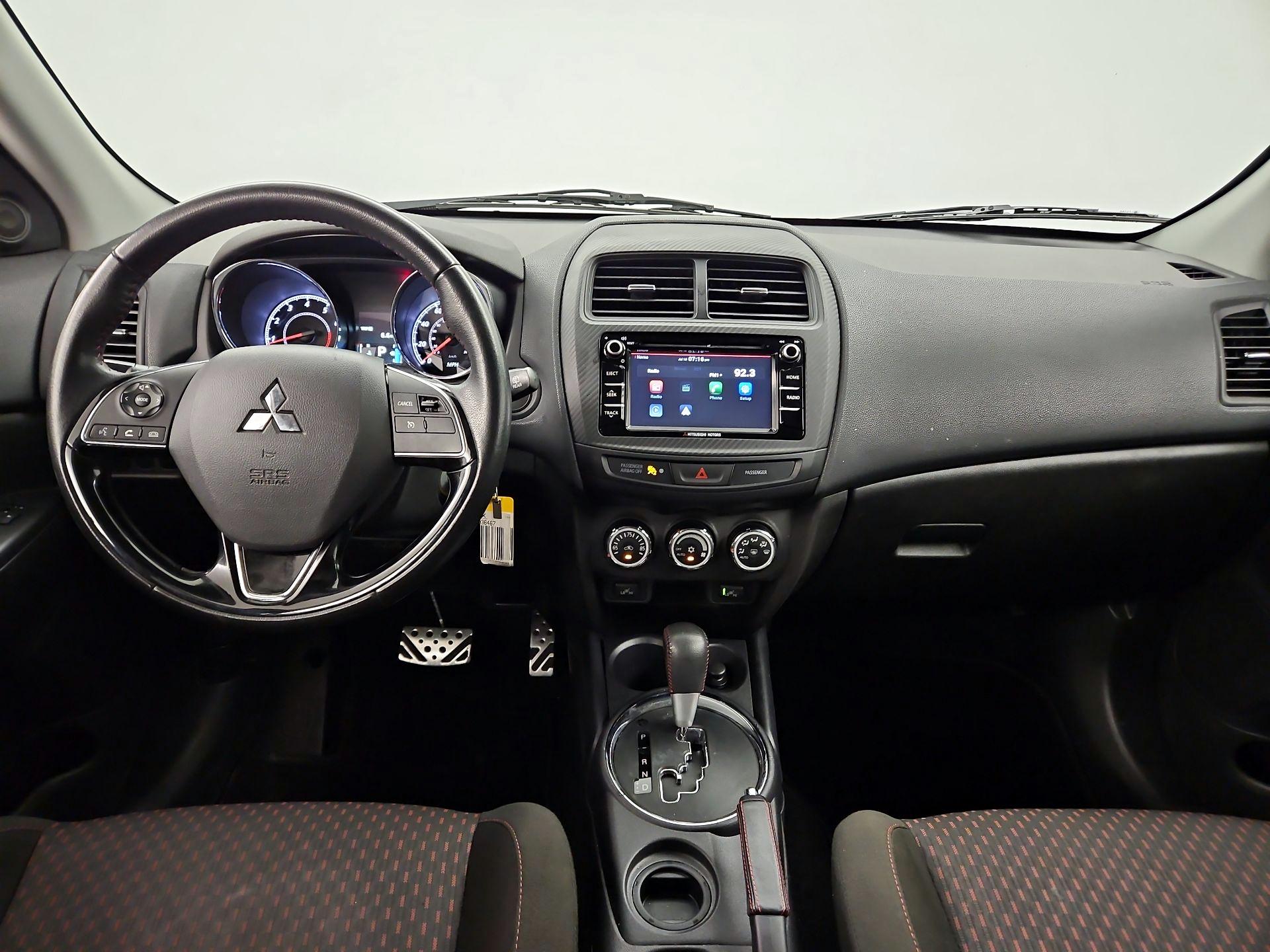 Thumbnail: 2017 Mitsubishi Outlander Sport - 9