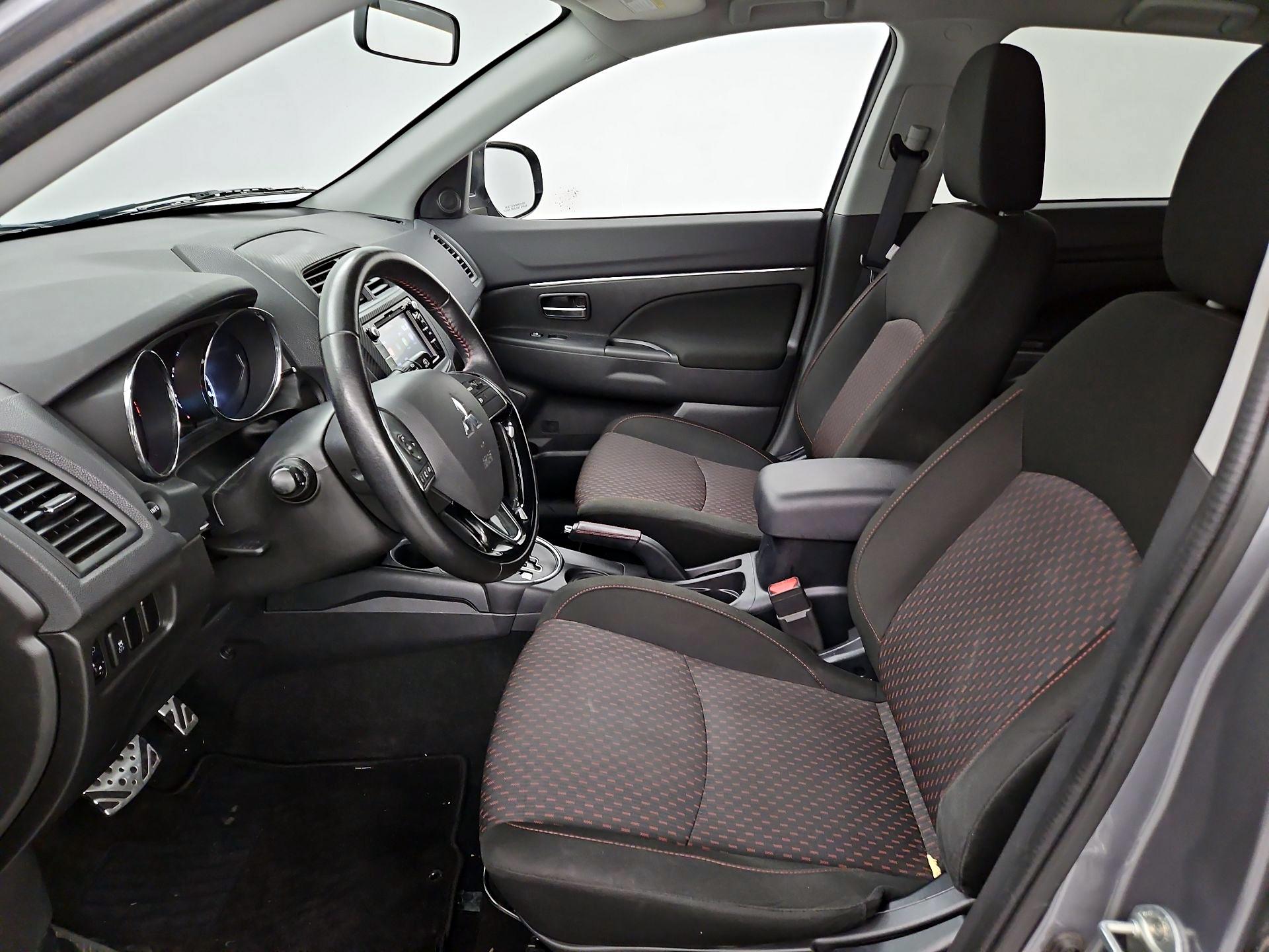 Thumbnail: 2017 Mitsubishi Outlander Sport - 11