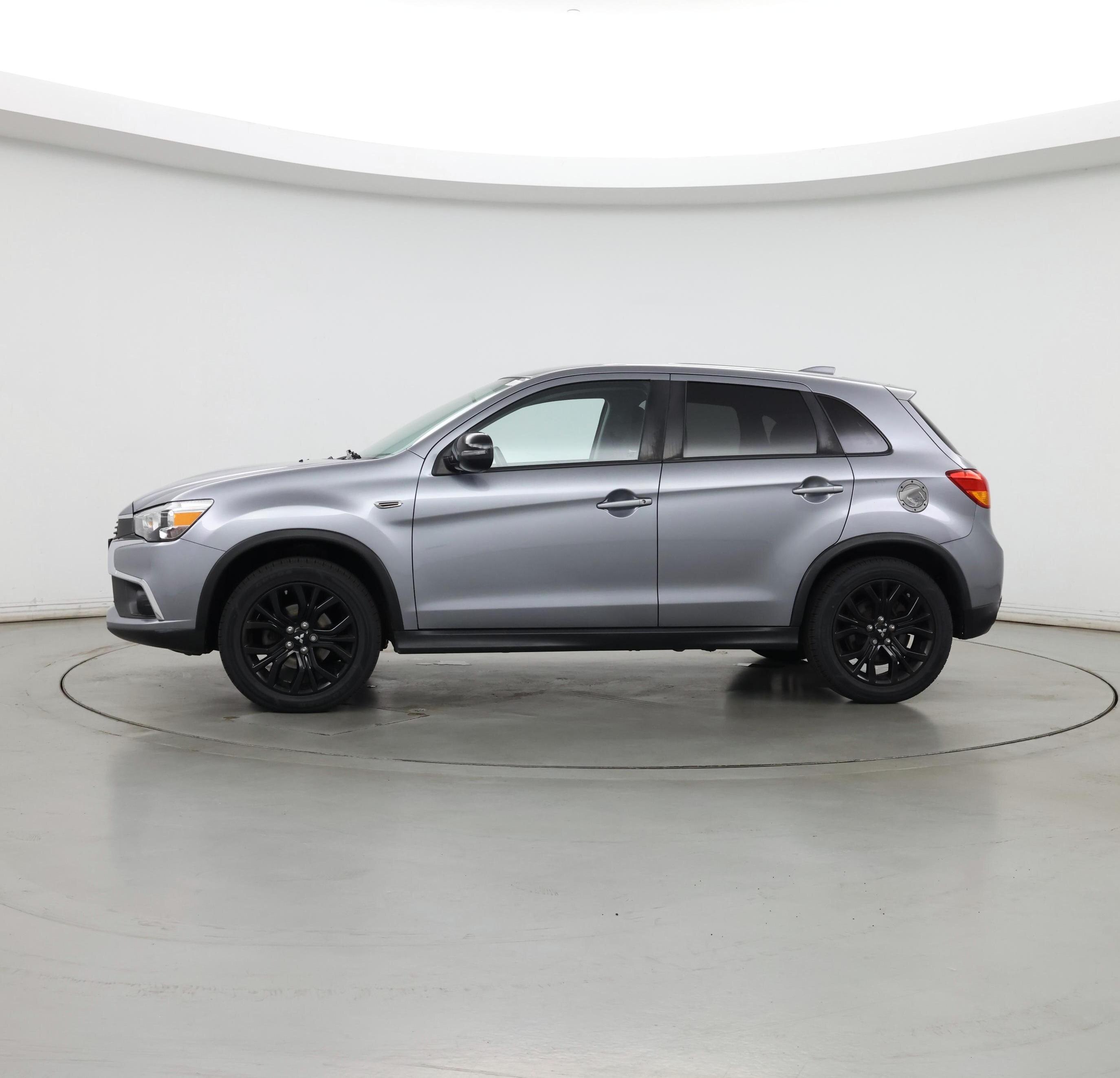 Thumbnail: 2017 Mitsubishi Outlander Sport - 3