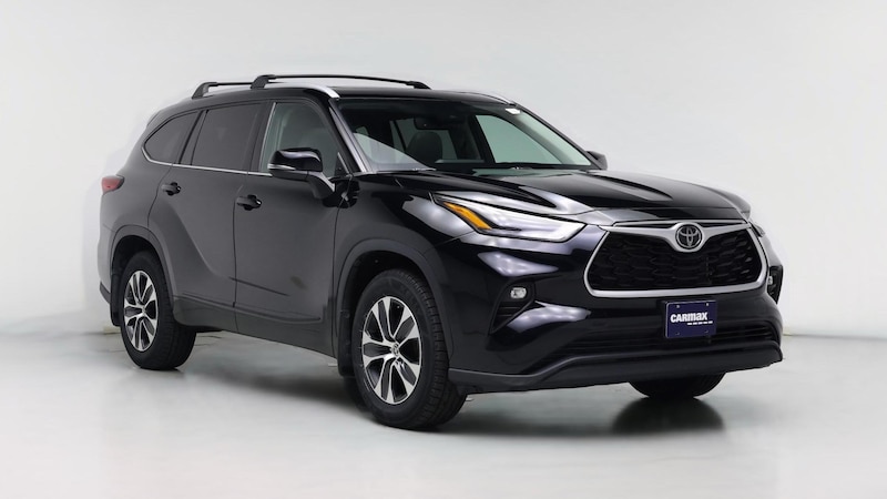 2022 Toyota Highlander XLE Hero Image