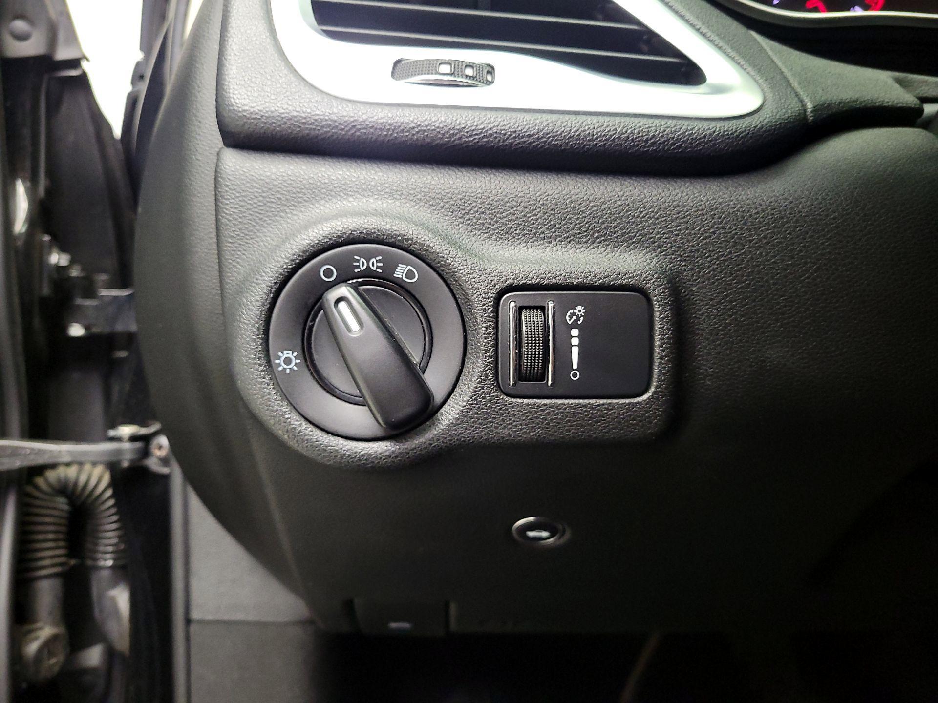 Thumbnail: 2015 Dodge Dart - 13