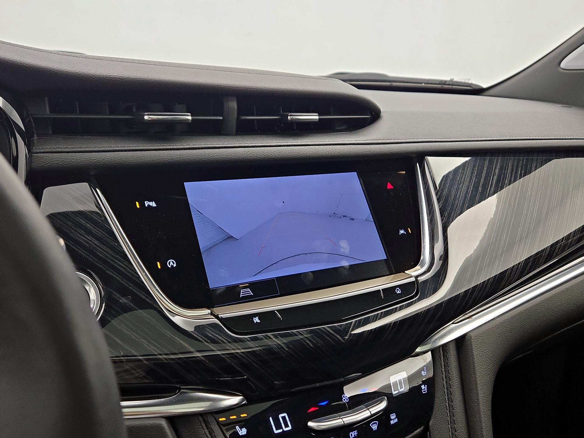 Thumbnail: 2023 Cadillac XT6 - 14