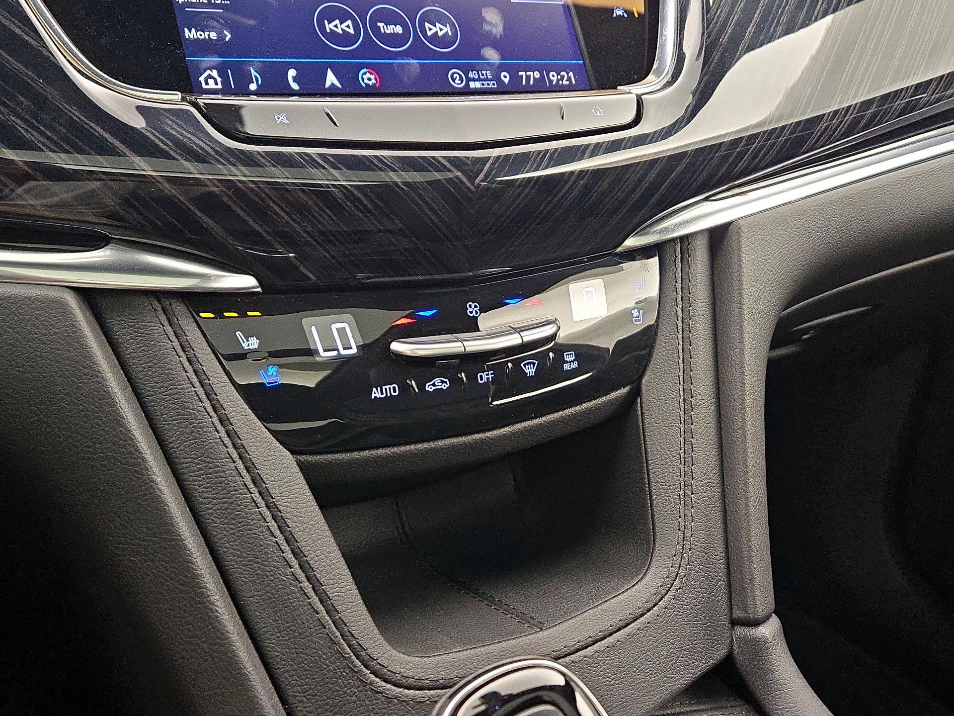 Thumbnail: 2023 Cadillac XT6 - 16