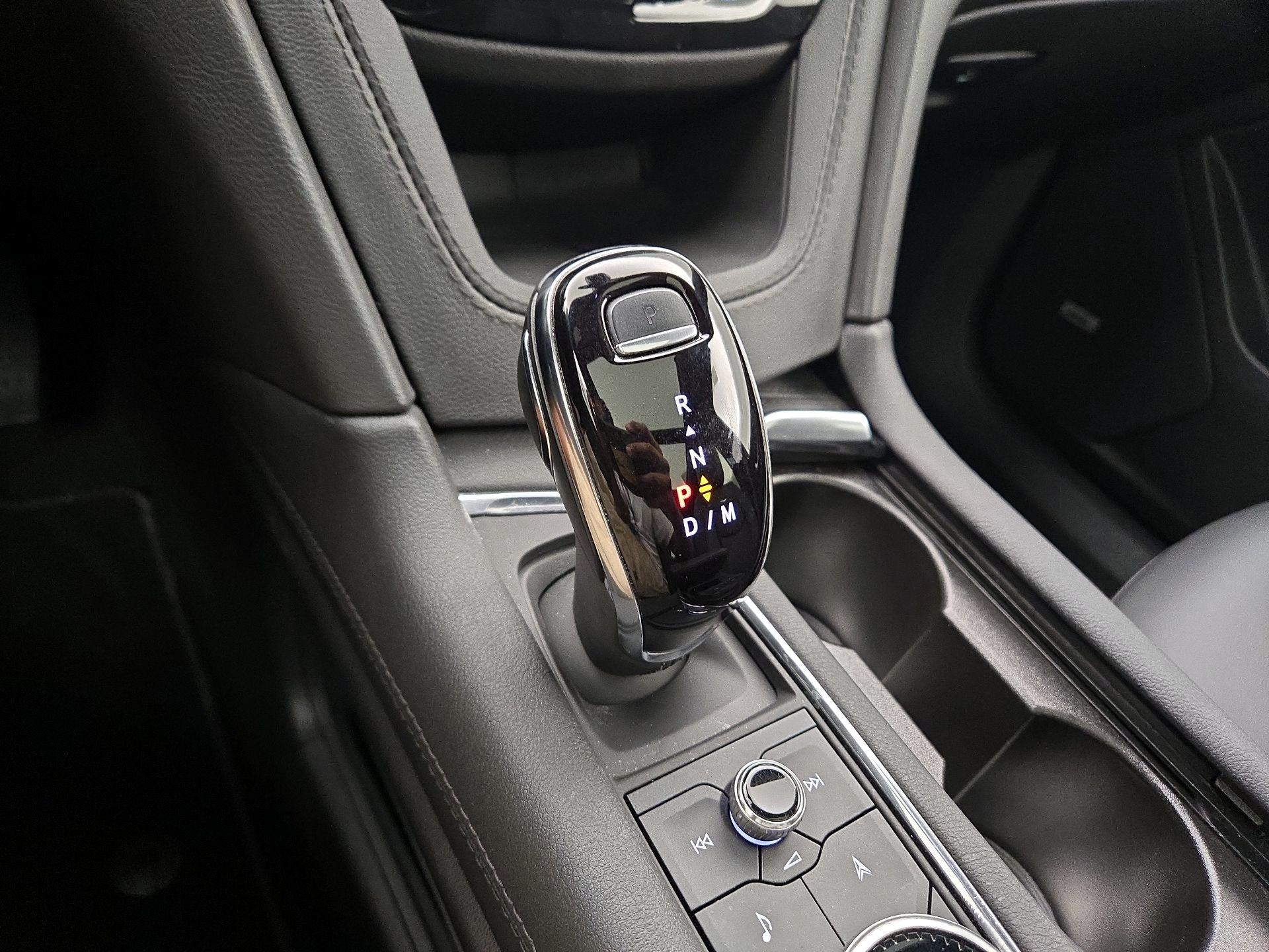Thumbnail: 2023 Cadillac XT6 - 17