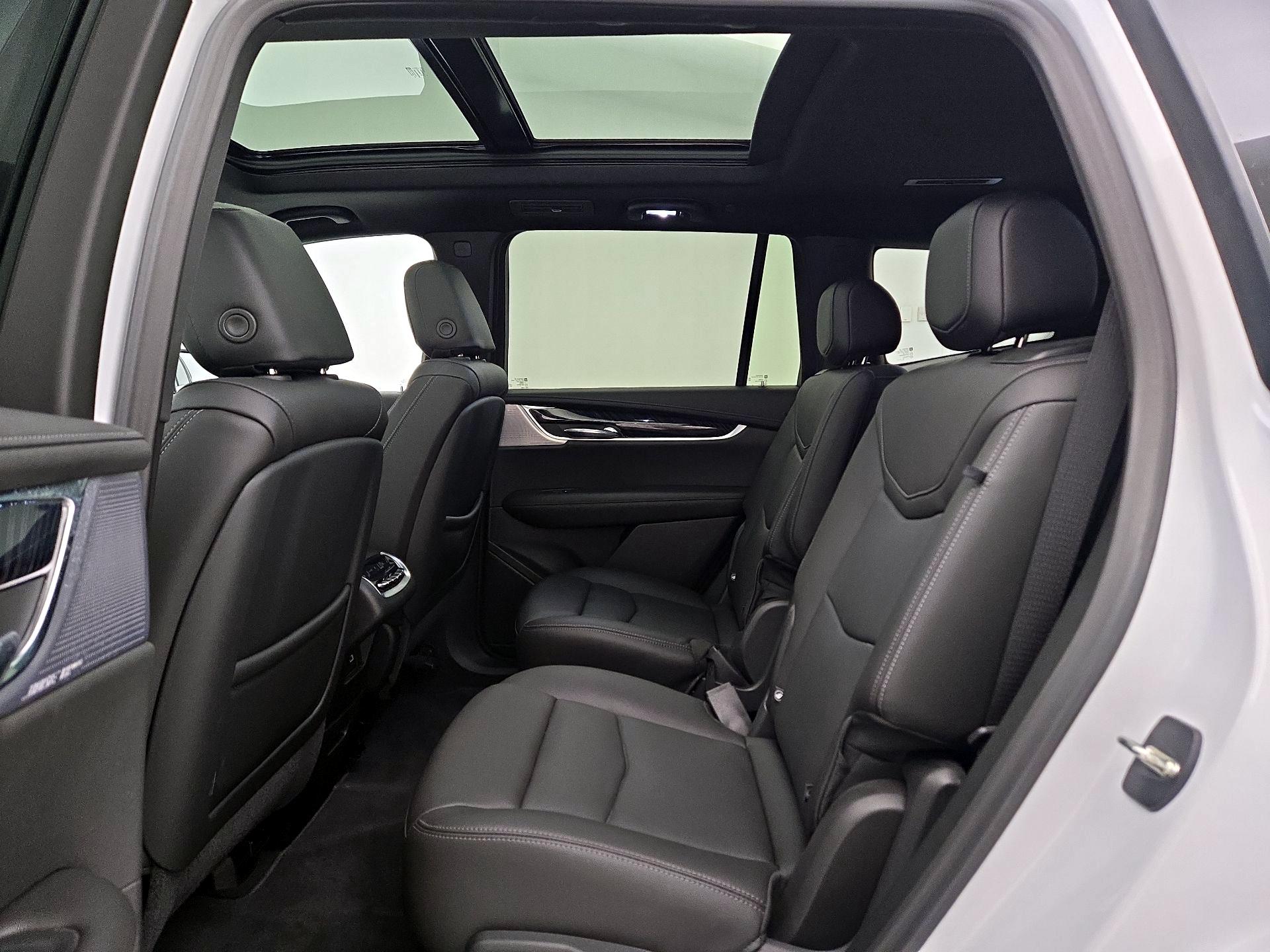 Thumbnail: 2023 Cadillac XT6 - 20