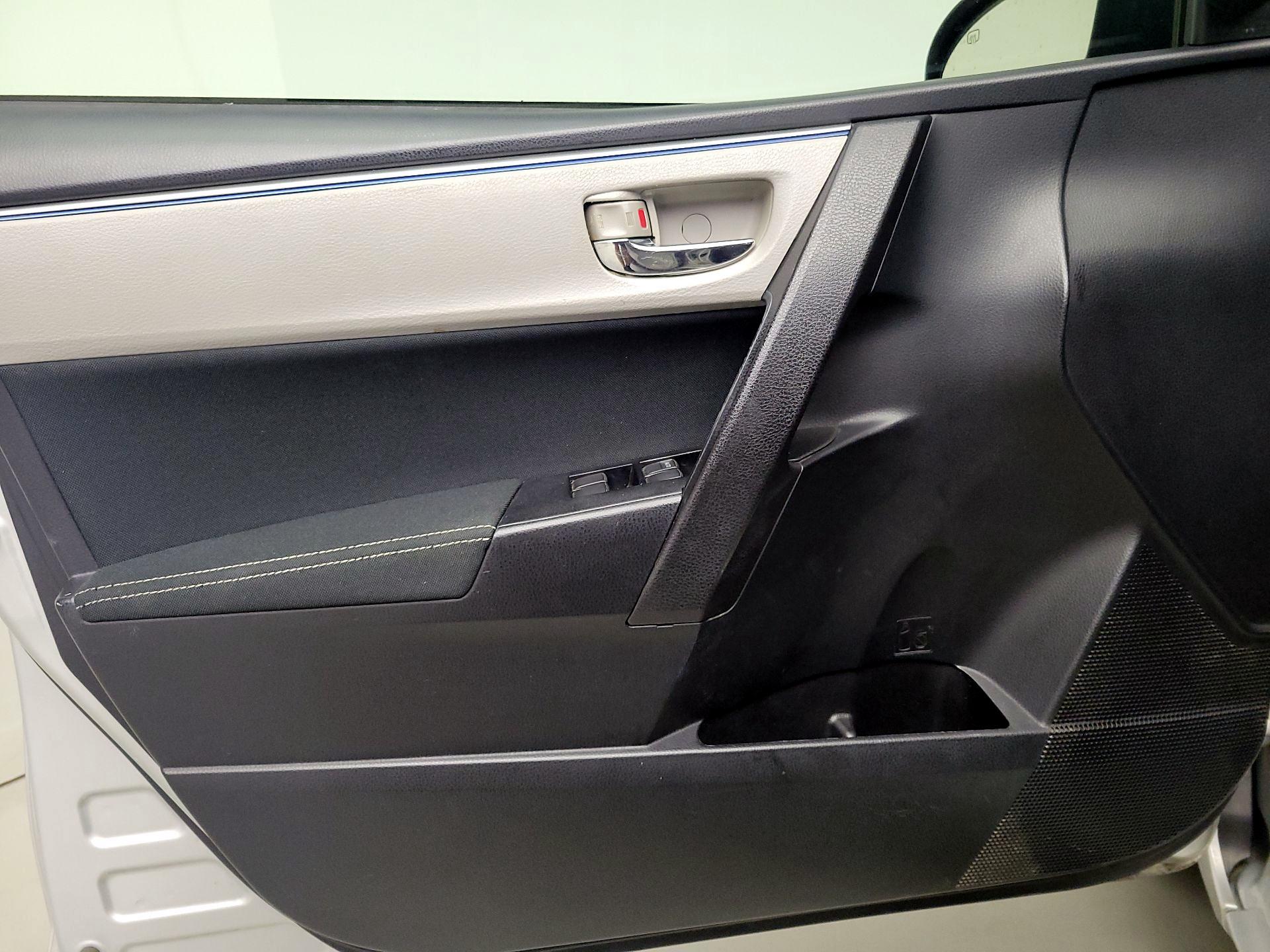 Thumbnail: 2015 Toyota Corolla - 12