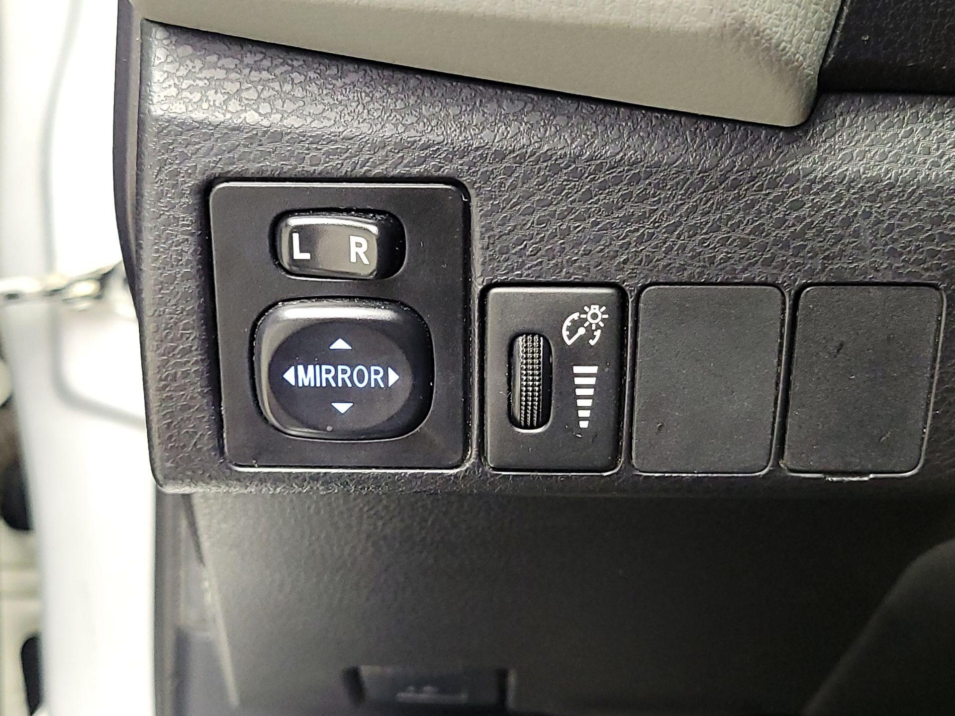 Thumbnail: 2015 Toyota Corolla - 13