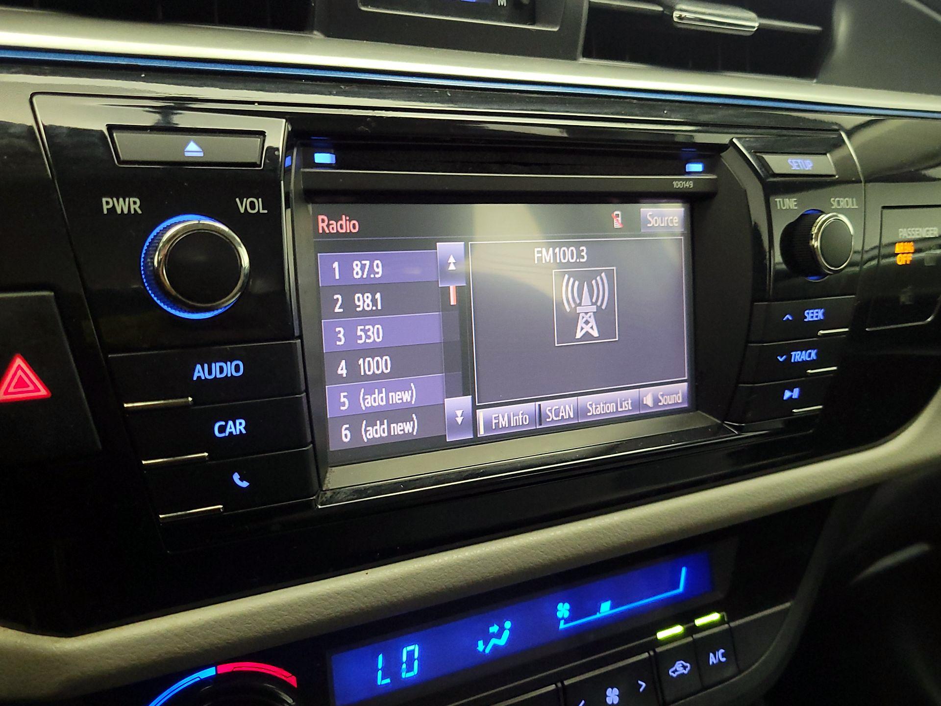 Thumbnail: 2015 Toyota Corolla - 15