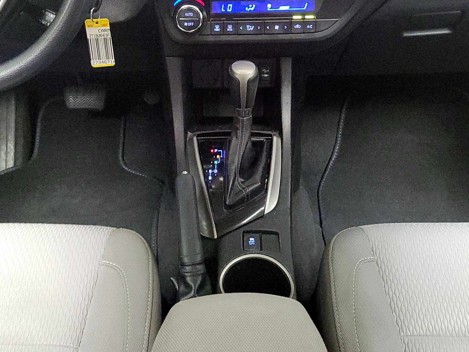 Thumbnail: 2015 Toyota Corolla - 17