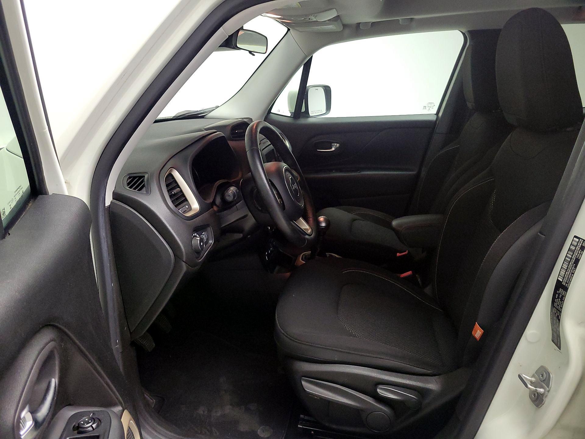 Thumbnail: 2016 Jeep Renegade - 11