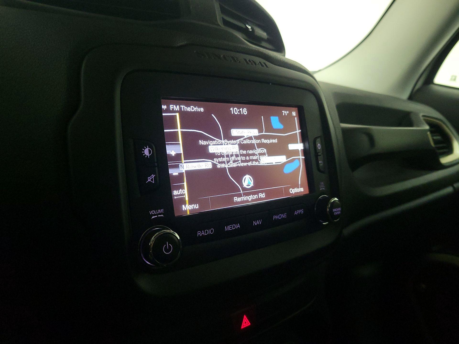 Thumbnail: 2016 Jeep Renegade - 14
