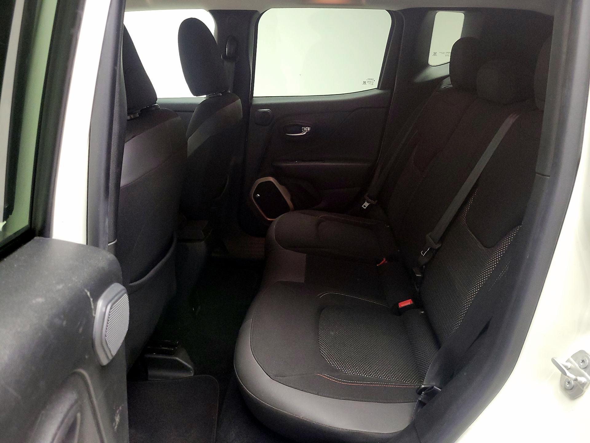 Thumbnail: 2016 Jeep Renegade - 20