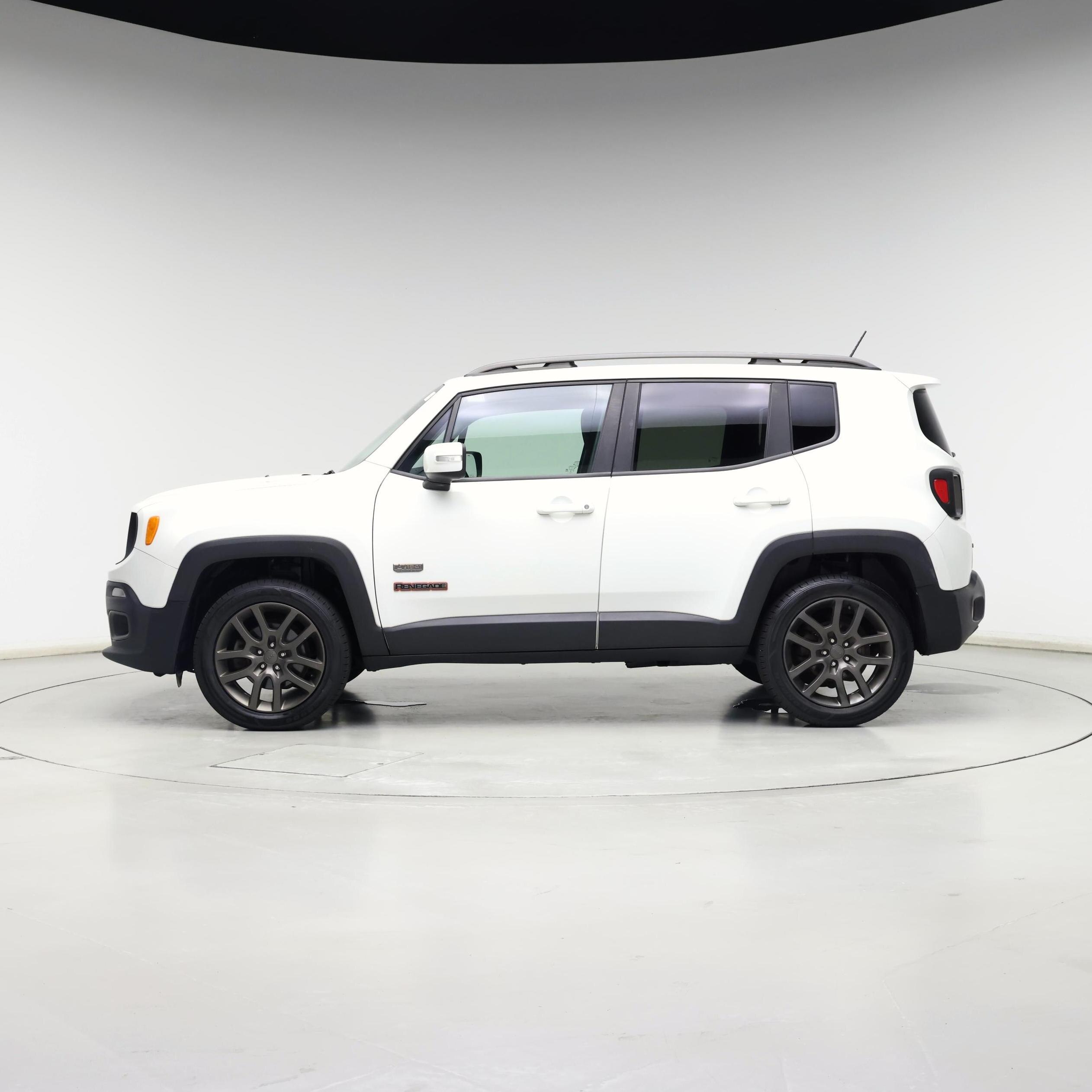 Thumbnail: 2016 Jeep Renegade - 3