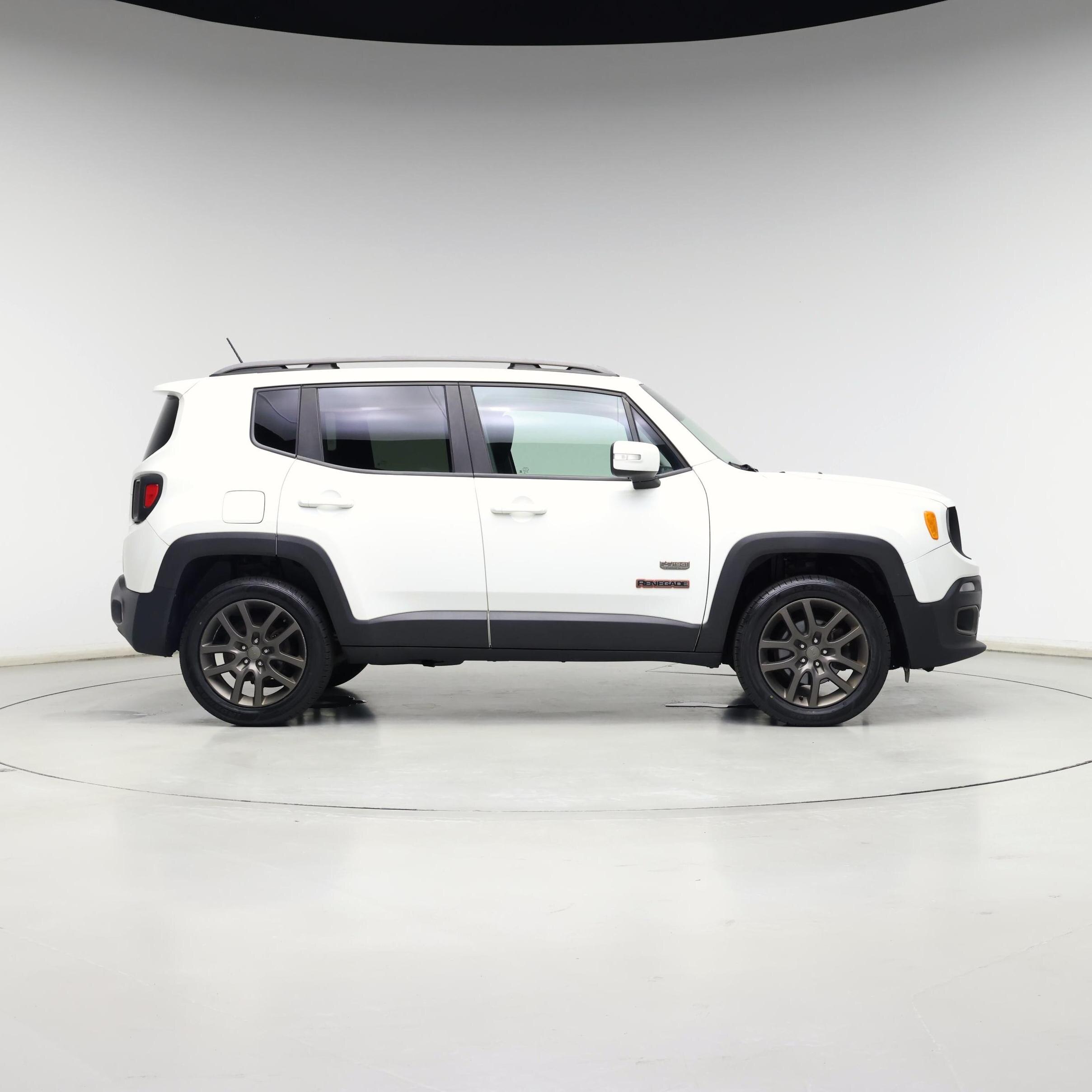 Thumbnail: 2016 Jeep Renegade - 7