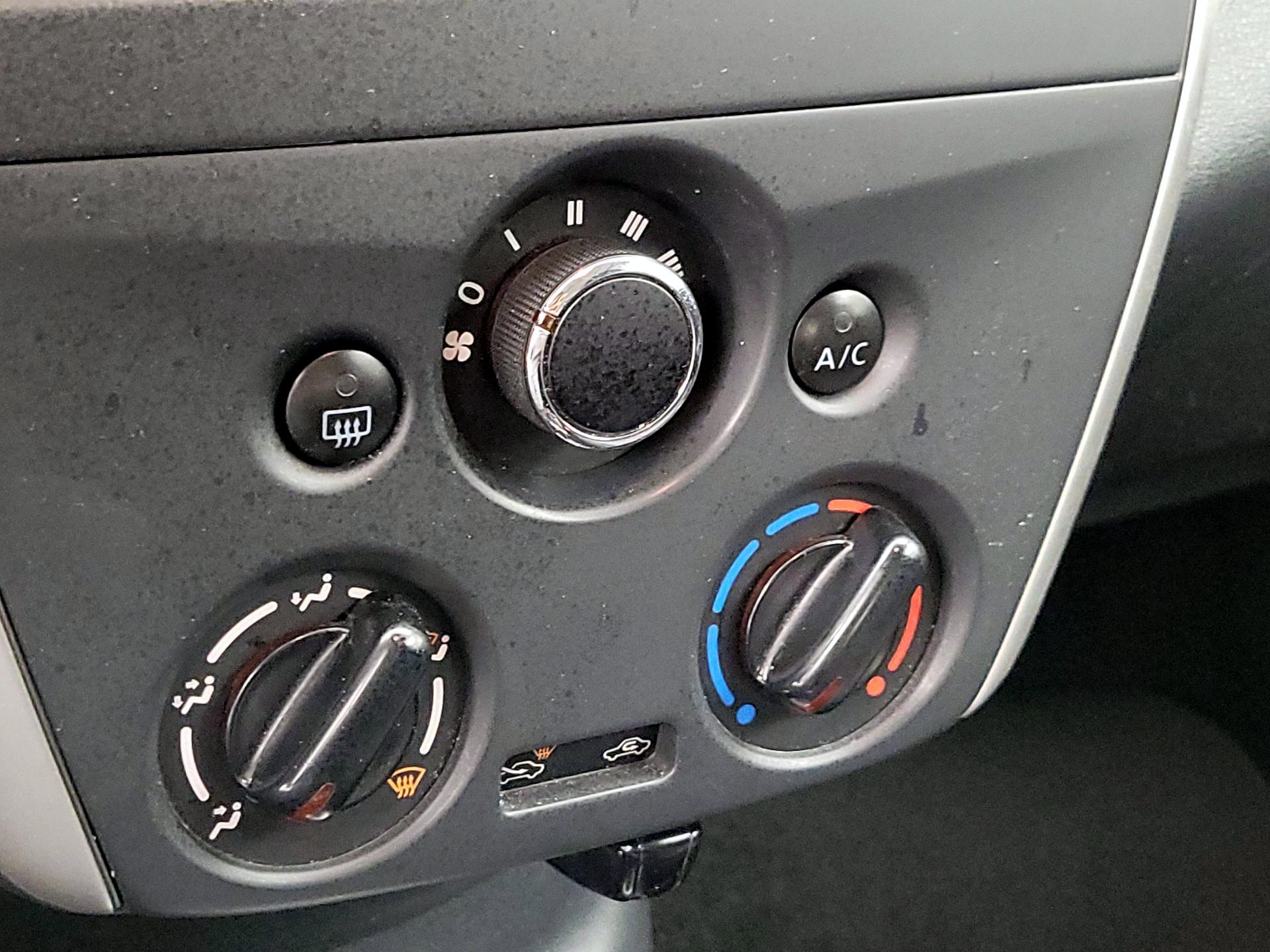 Thumbnail: 2016 Nissan Versa - 15
