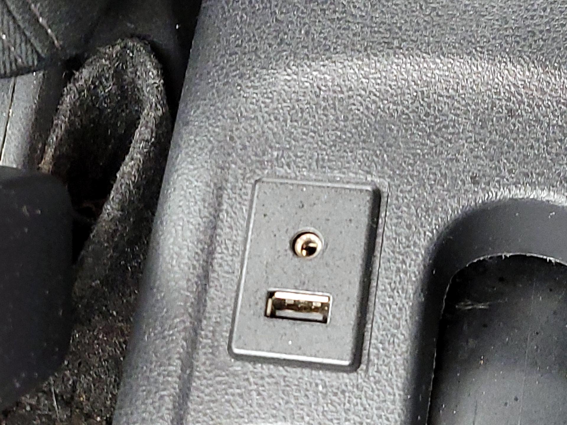 Thumbnail: 2016 Nissan Versa - 17