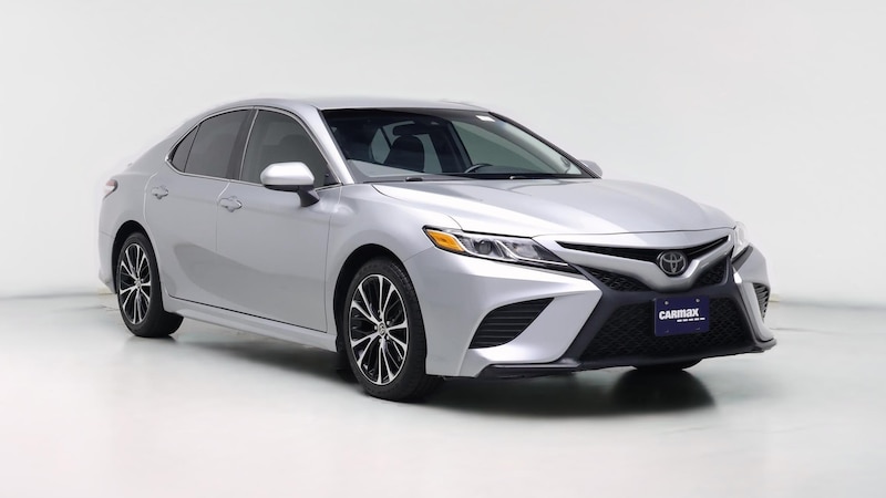 2020 Toyota Camry SE Hero Image
