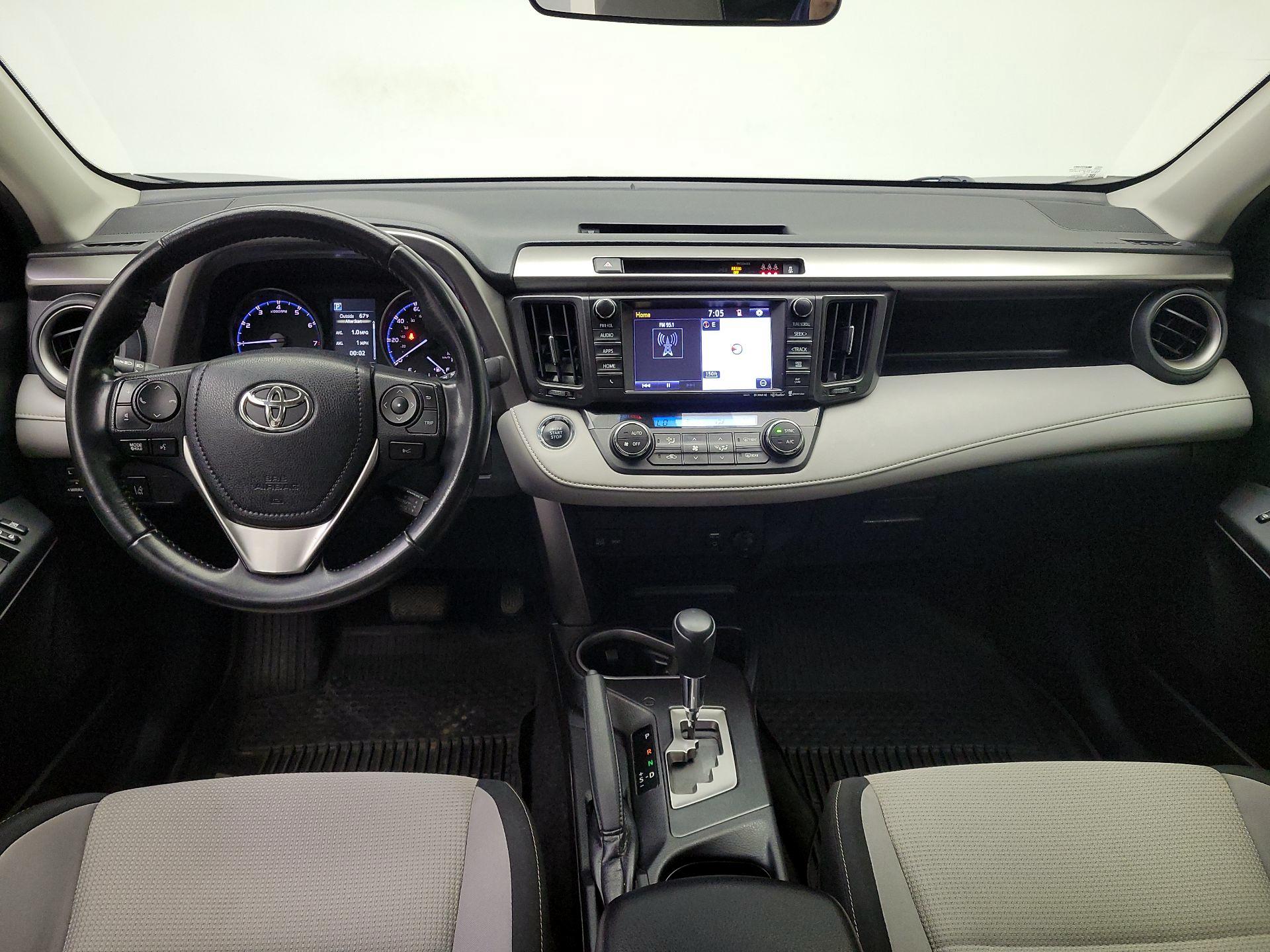 Thumbnail: 2017 Toyota RAV4 - 9