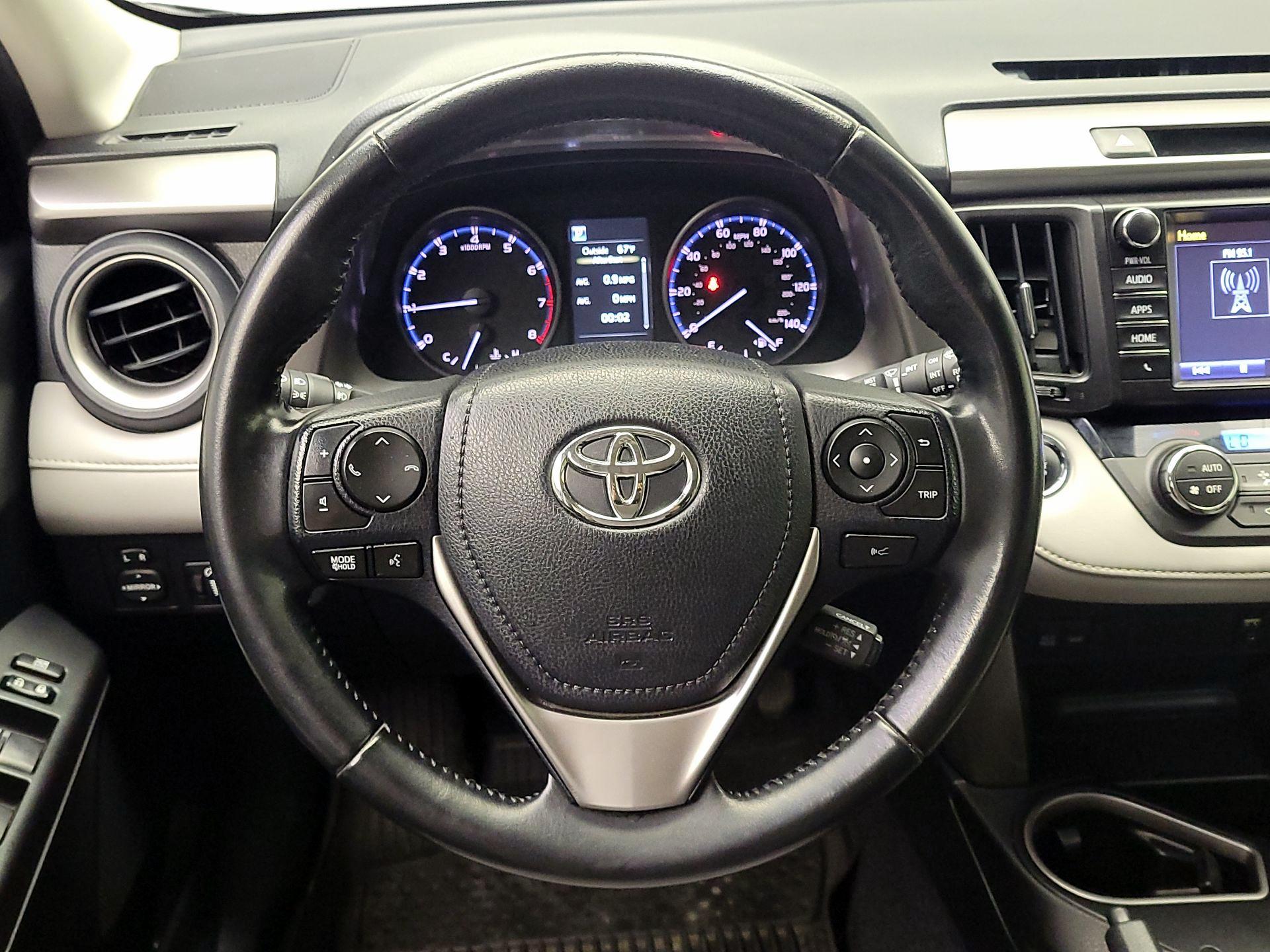 Thumbnail: 2017 Toyota RAV4 - 10