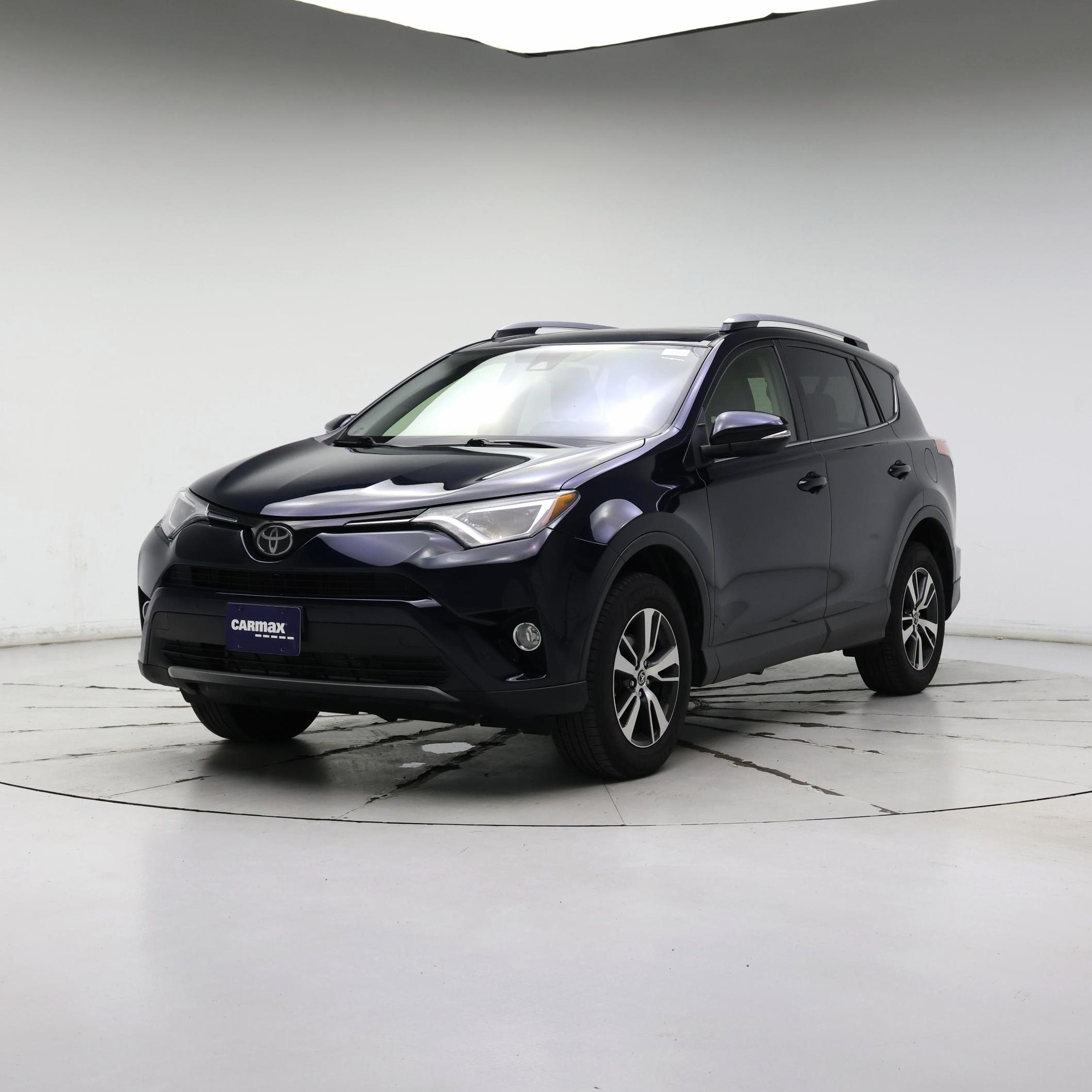 Thumbnail: 2017 Toyota RAV4 - 4