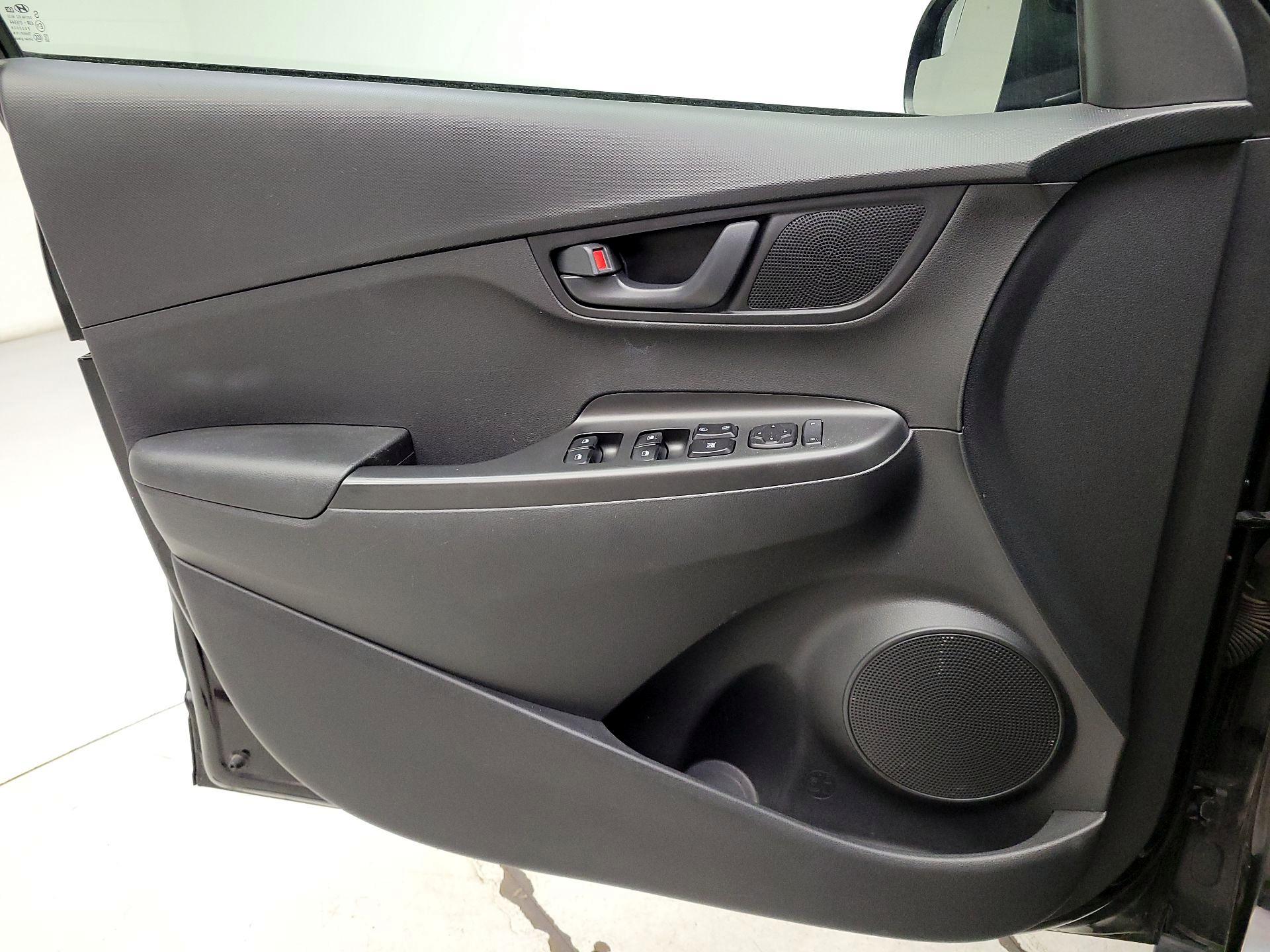 Thumbnail: 2021 Hyundai Kona - 12