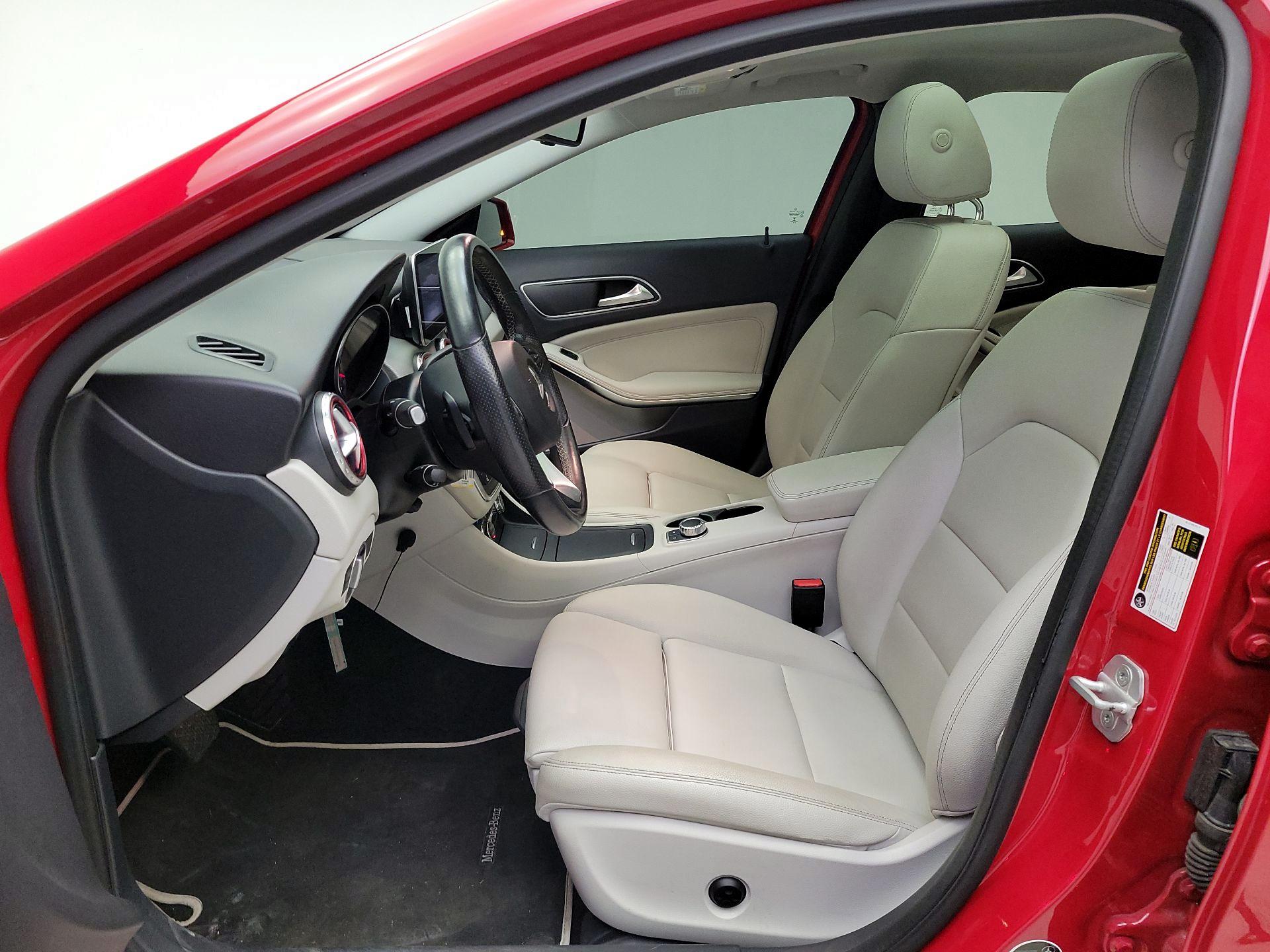 Thumbnail: 2016 Mercedes-Benz GLA - 11