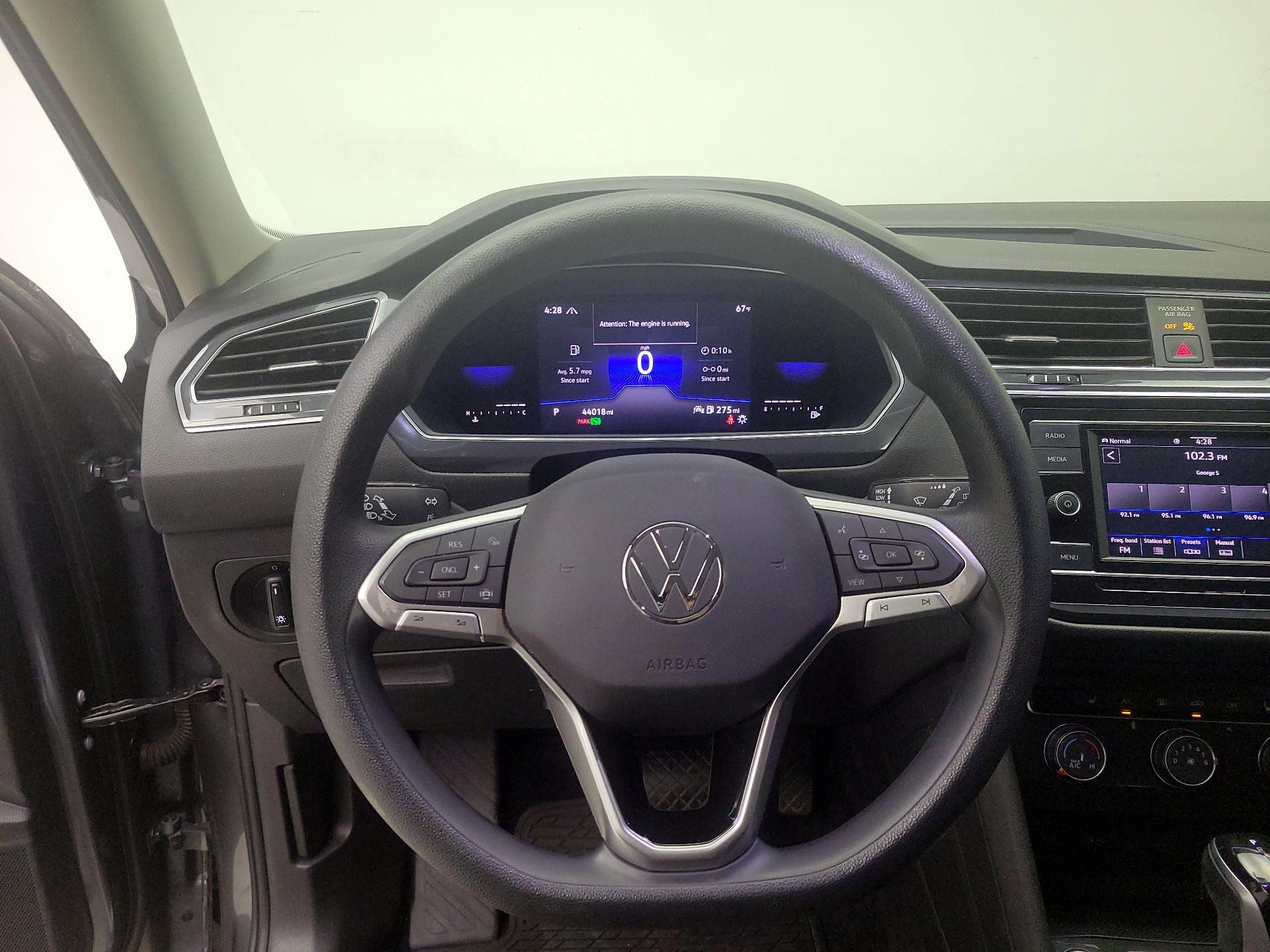 Thumbnail: 2022 Volkswagen Tiguan - 10