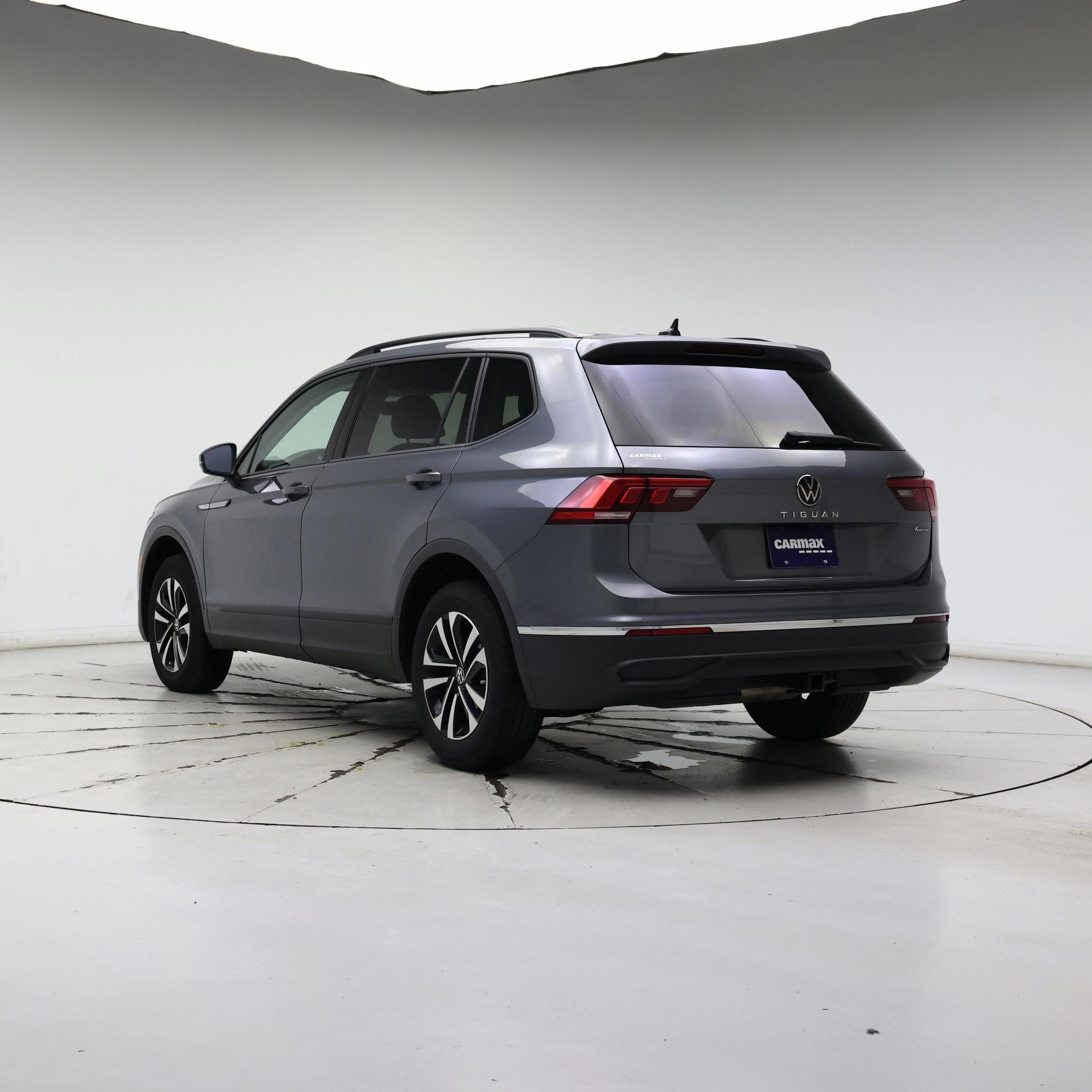 Thumbnail: 2022 Volkswagen Tiguan - 2