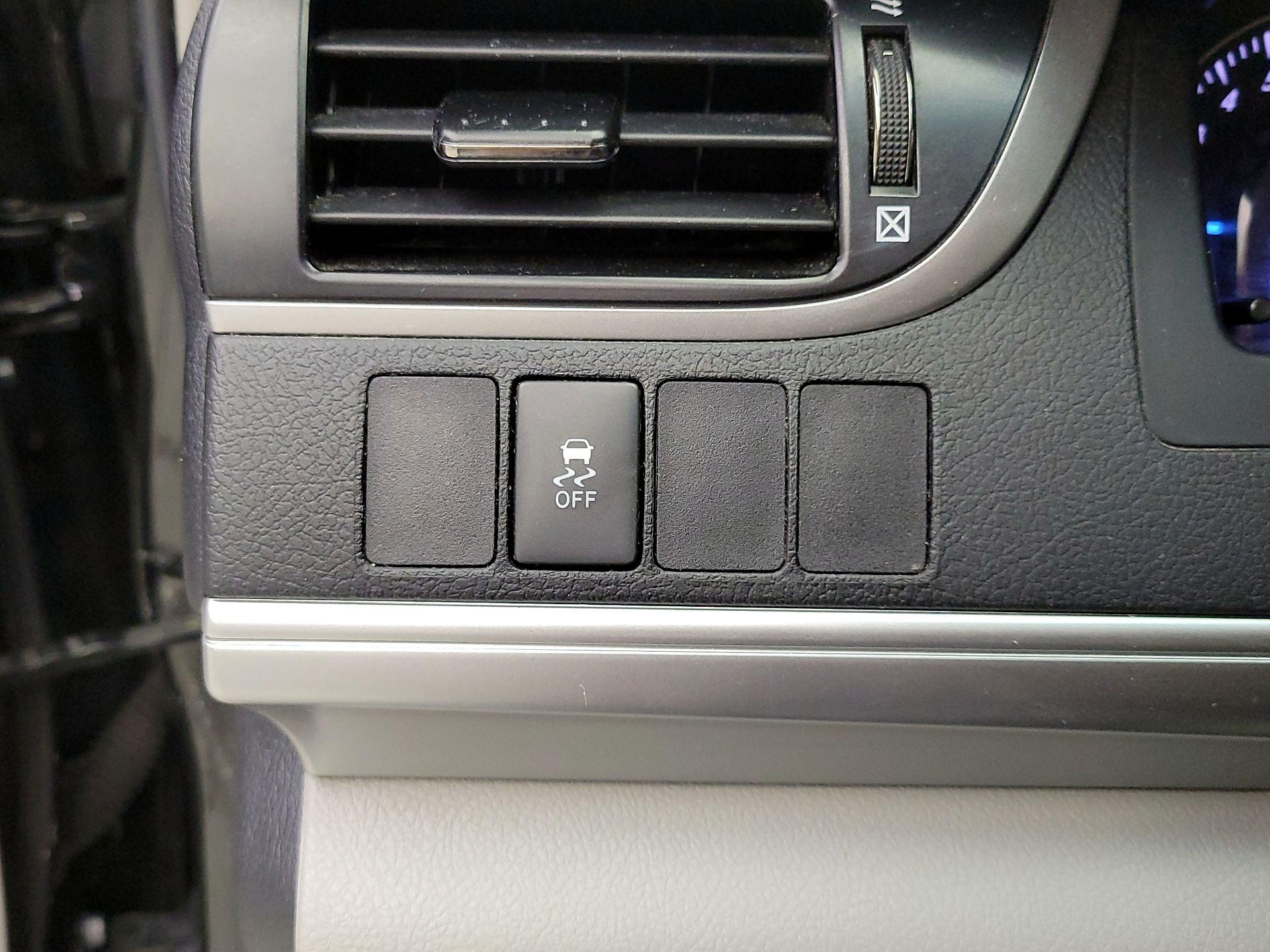 Thumbnail: 2014 Toyota Camry - 13