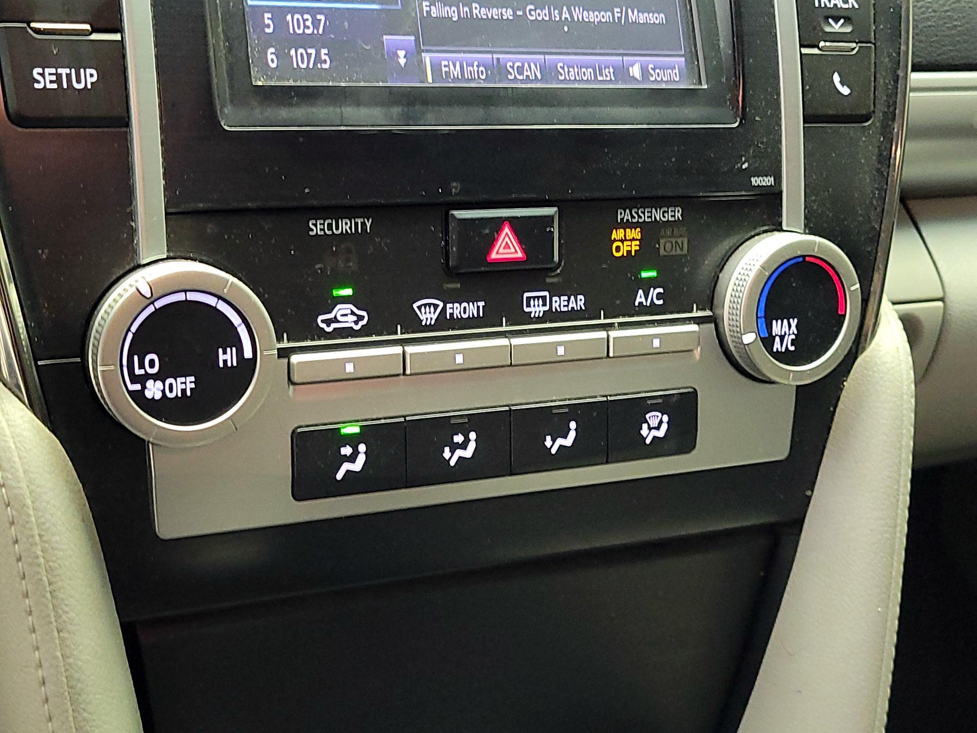 Thumbnail: 2014 Toyota Camry - 16