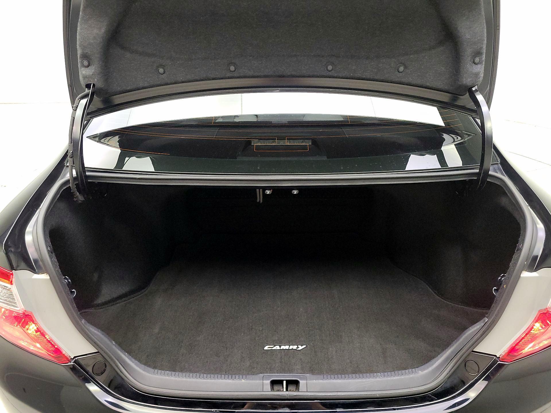 Thumbnail: 2014 Toyota Camry - 20