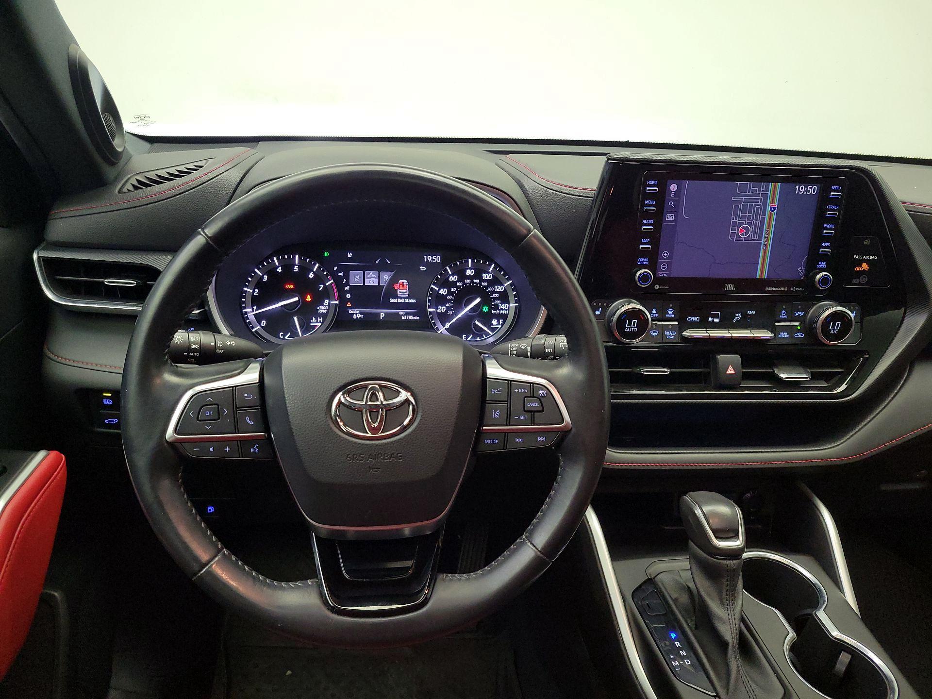 Thumbnail: 2021 Toyota Highlander - 10
