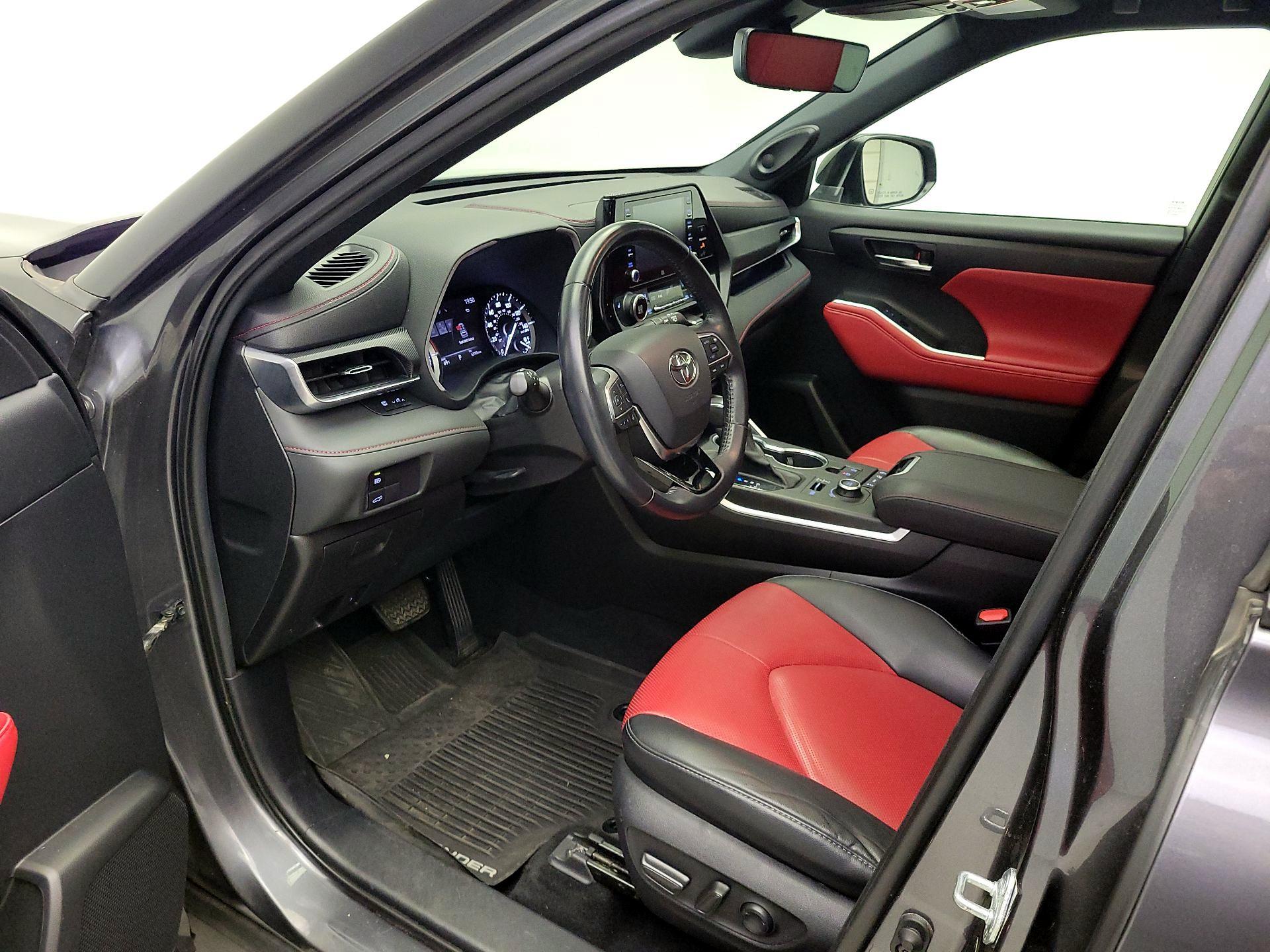 Thumbnail: 2021 Toyota Highlander - 11