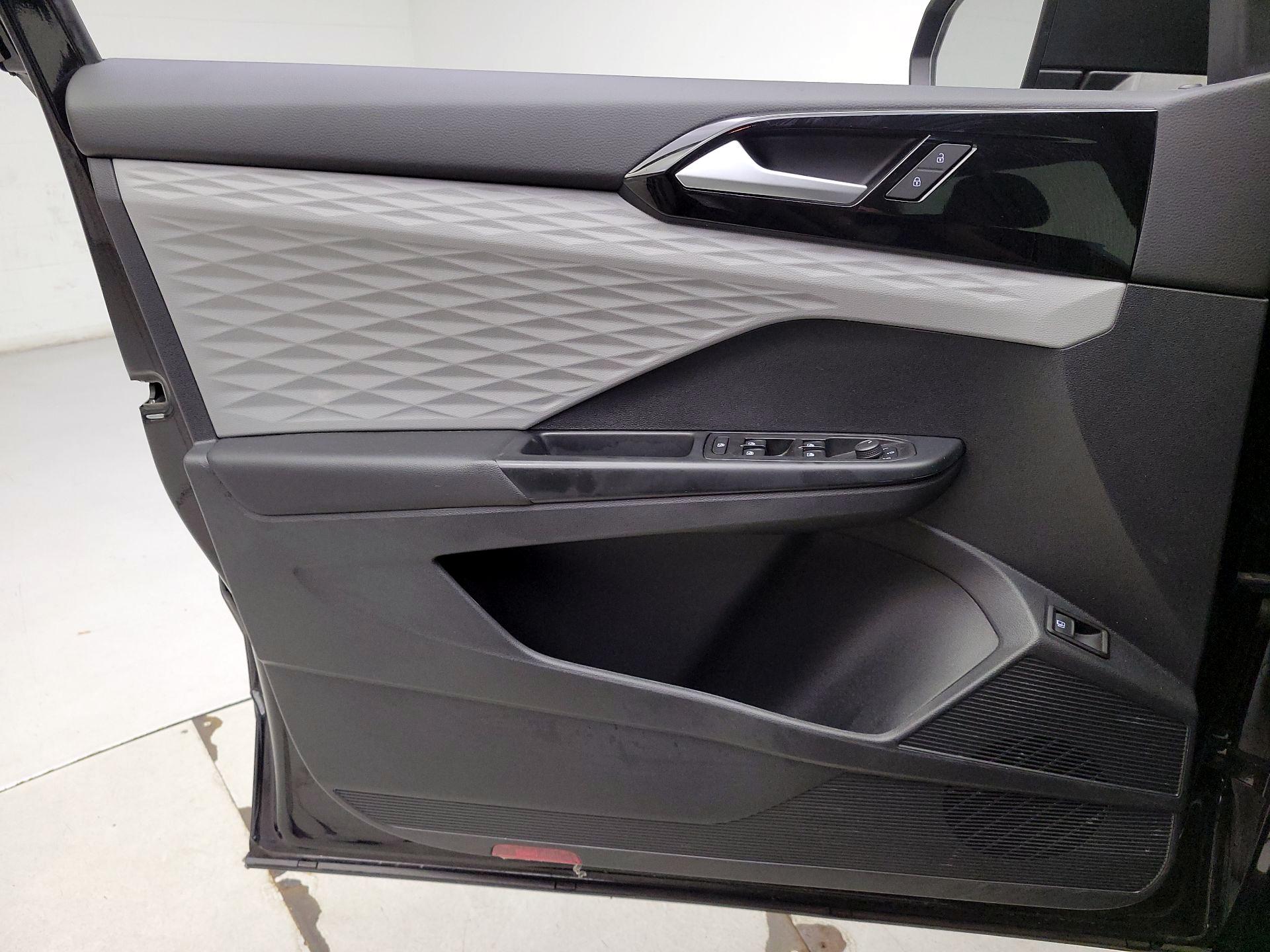 Thumbnail: 2022 Volkswagen Taos - 12