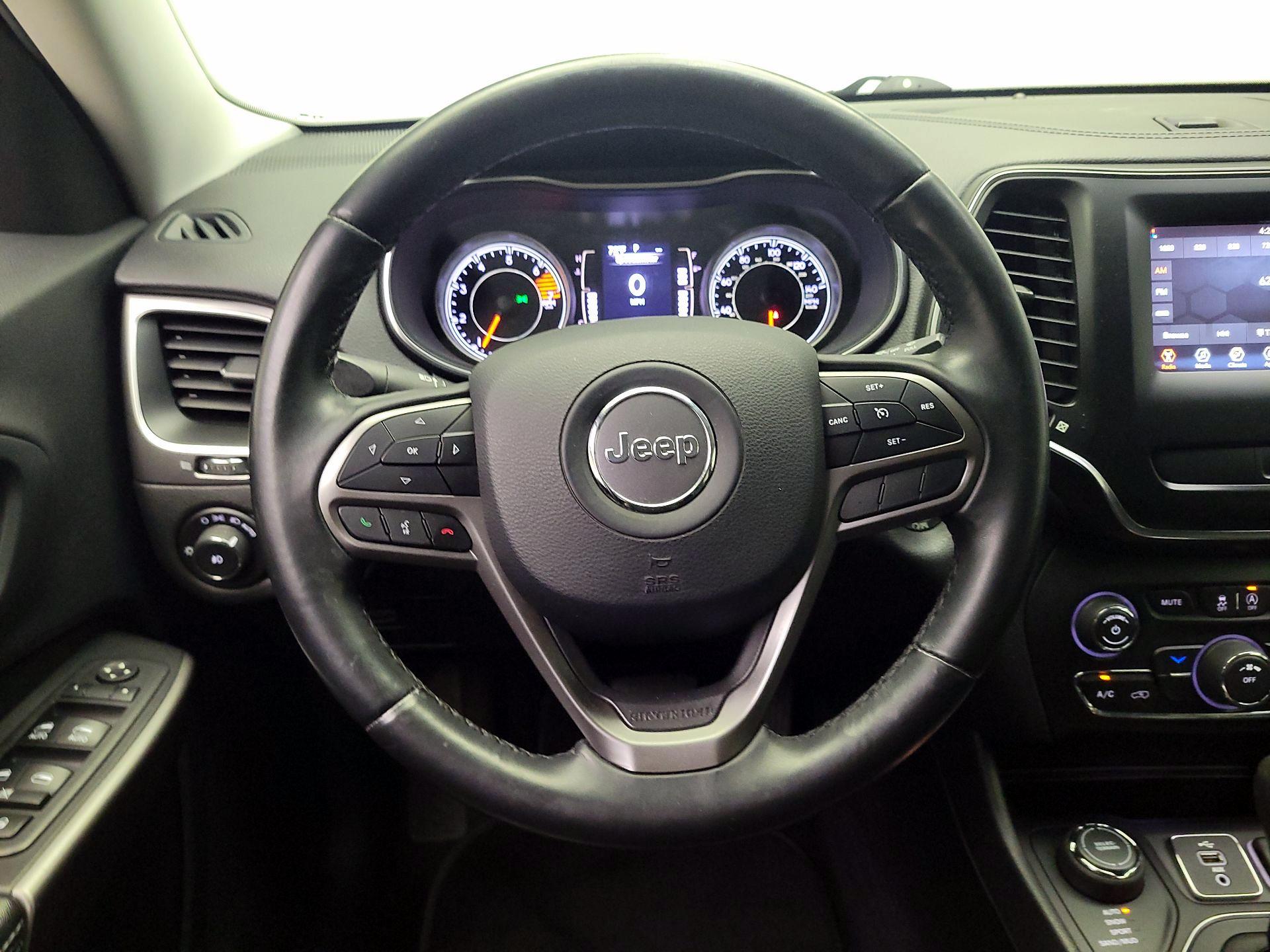 Thumbnail: 2019 Jeep Cherokee - 10