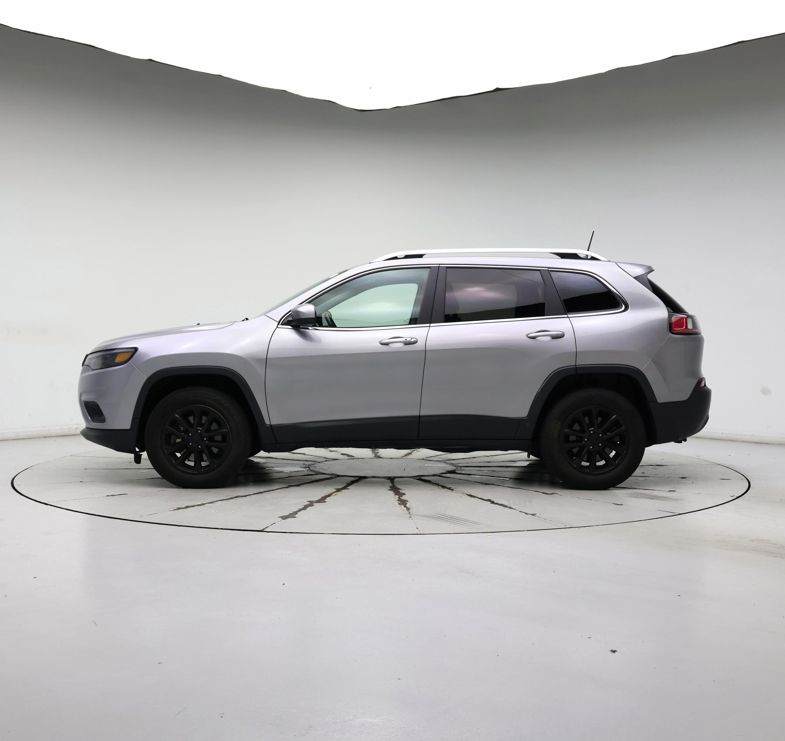 Thumbnail: 2019 Jeep Cherokee - 3