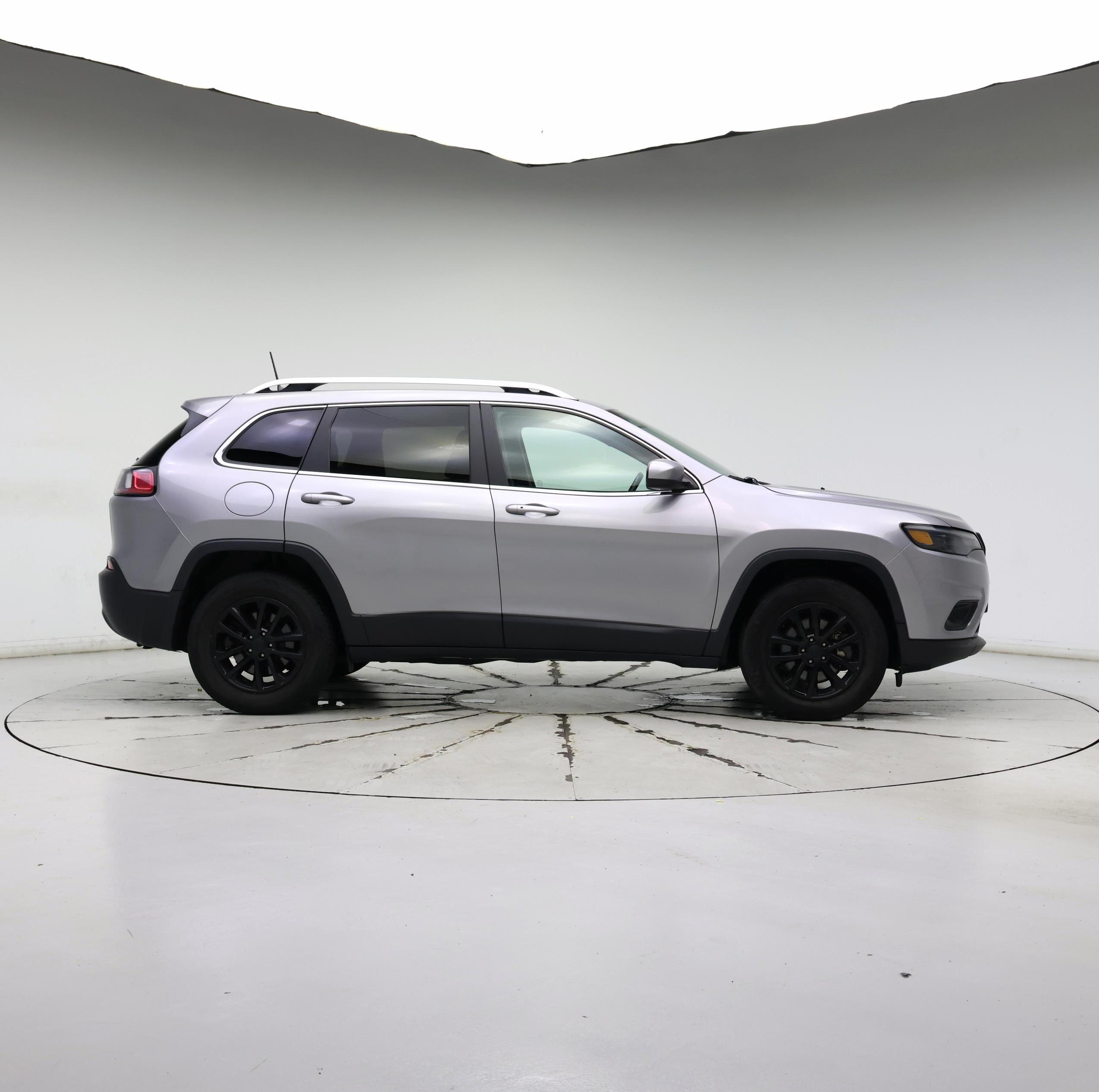 Thumbnail: 2019 Jeep Cherokee - 7