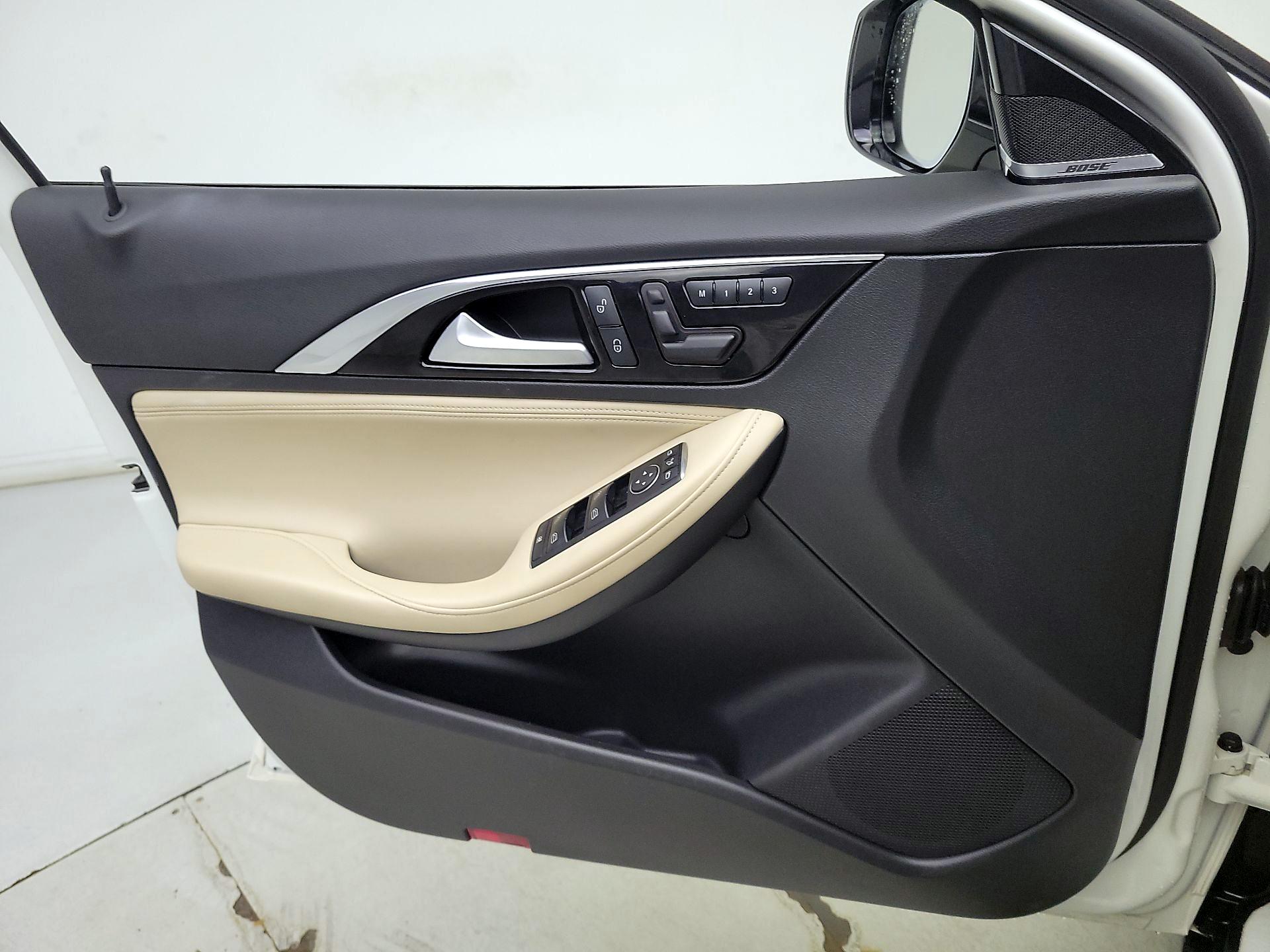 Thumbnail: 2018 INFINITI QX30 - 12