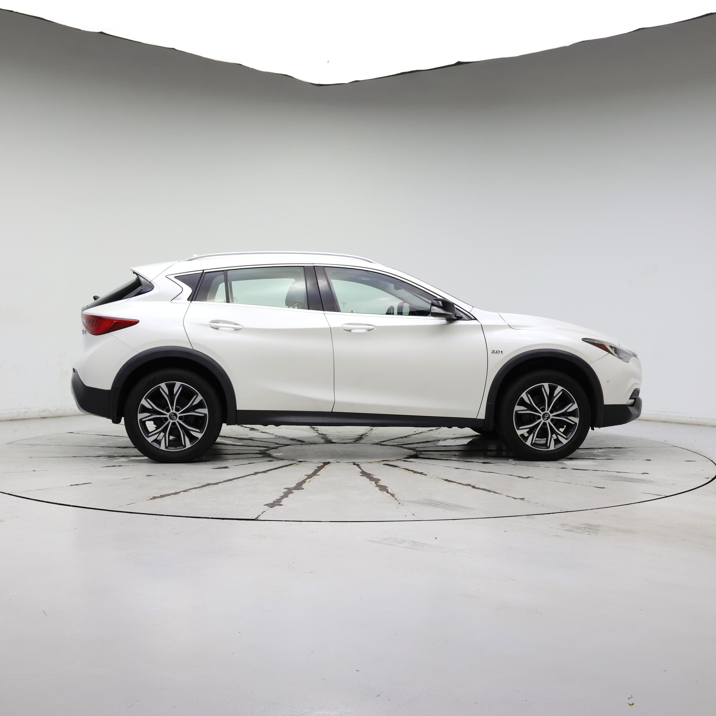 Thumbnail: 2018 INFINITI QX30 - 7