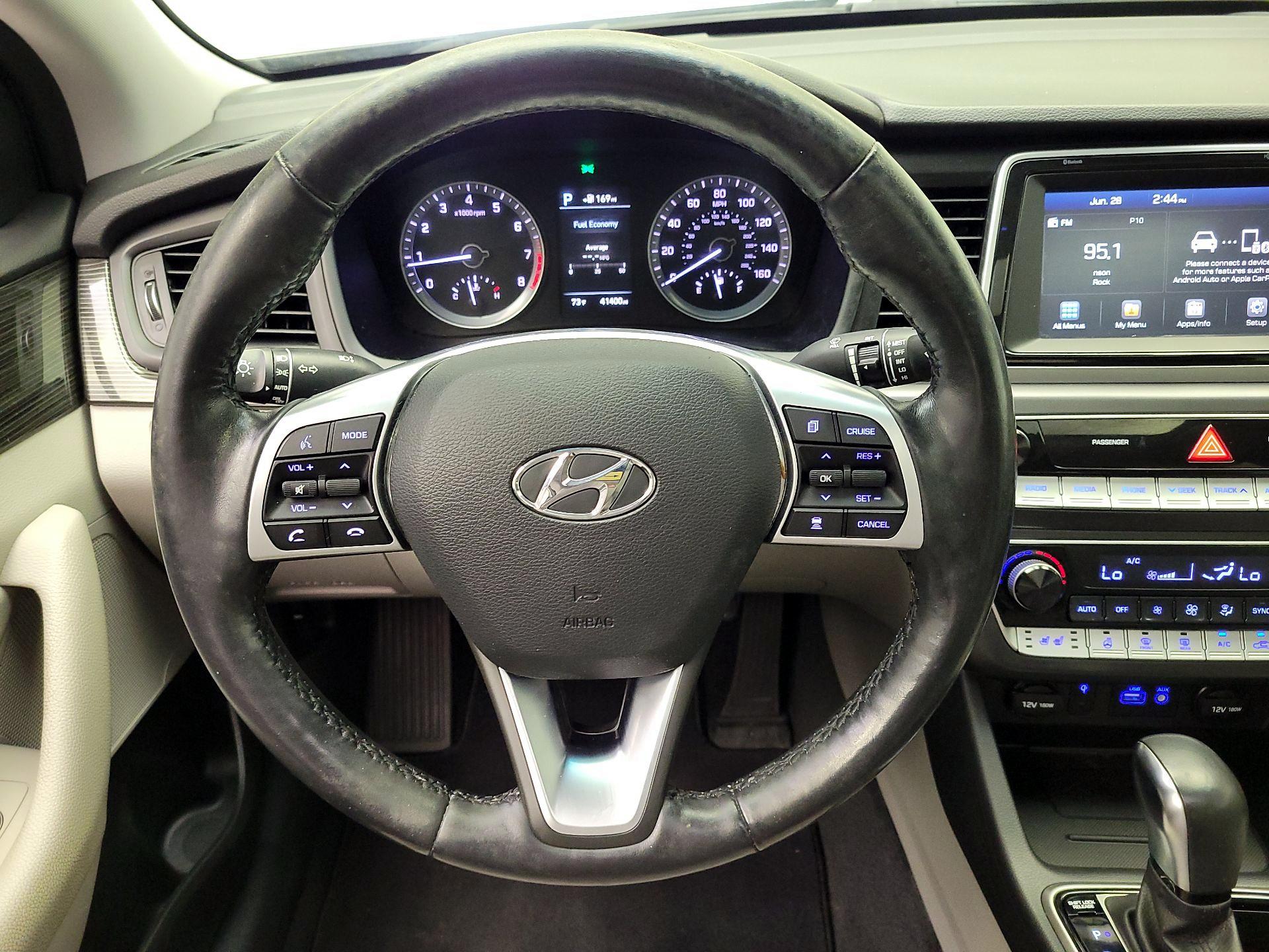 Thumbnail: 2019 Hyundai Sonata - 10