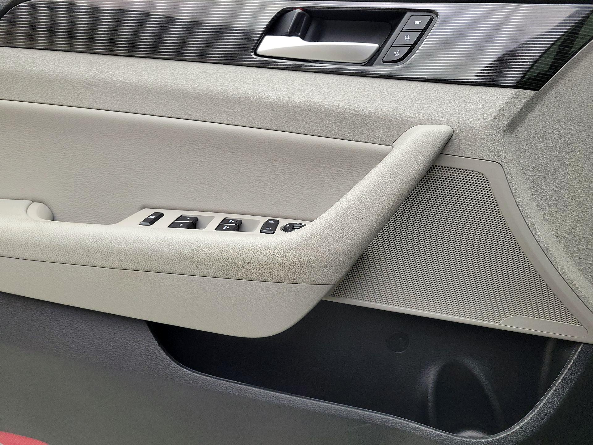 Thumbnail: 2019 Hyundai Sonata - 12