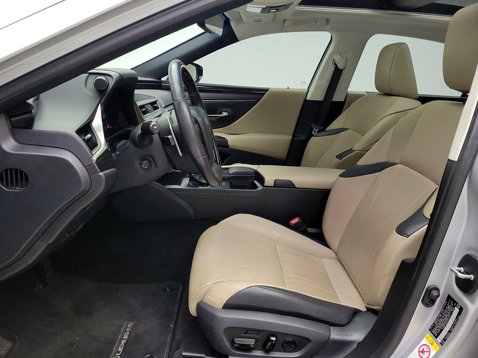 Thumbnail: 2019 Lexus ES - 11