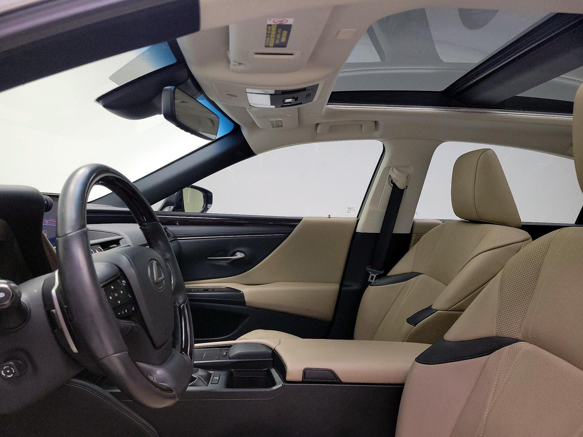 Thumbnail: 2019 Lexus ES - 19