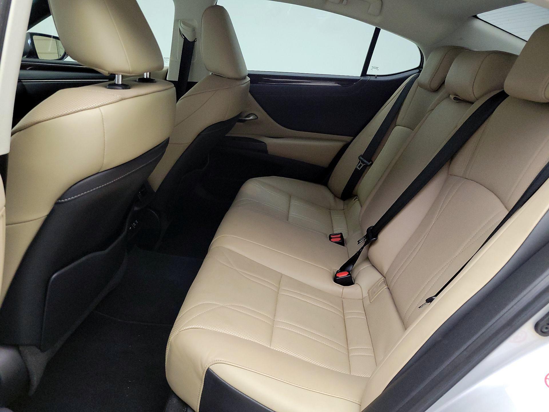Thumbnail: 2019 Lexus ES - 20