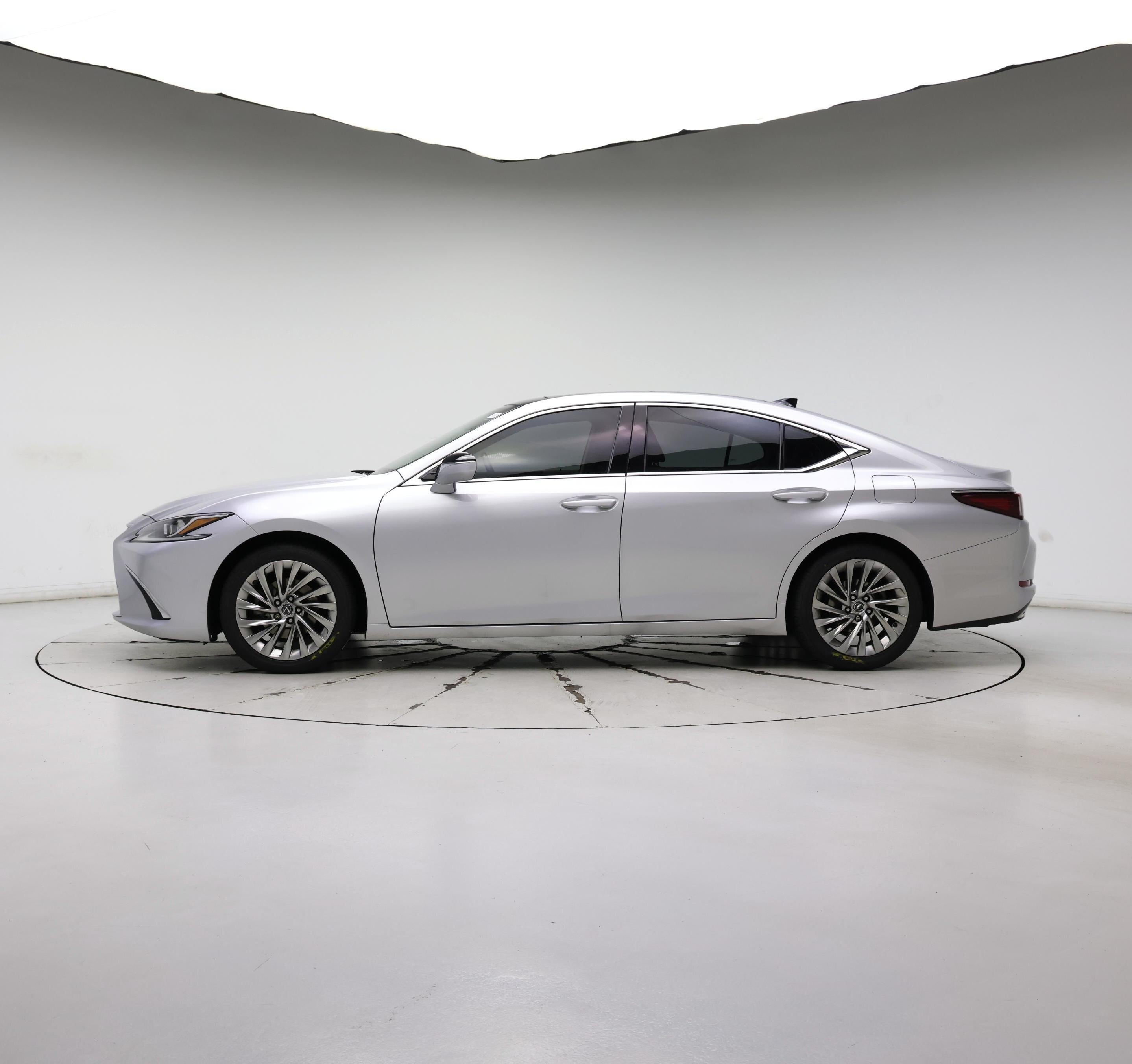 Thumbnail: 2019 Lexus ES - 3
