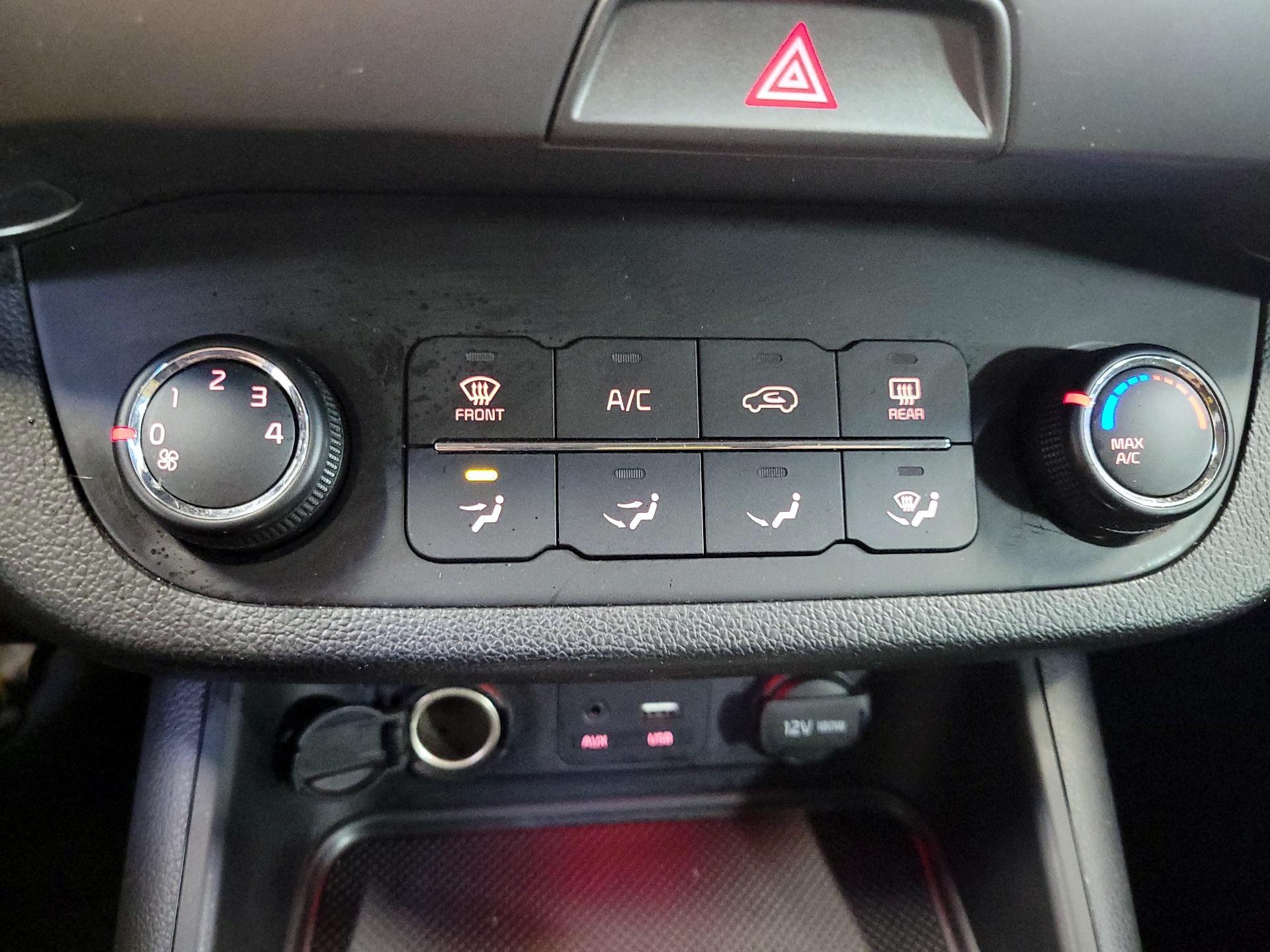 Thumbnail: 2015 Kia Sportage - 16