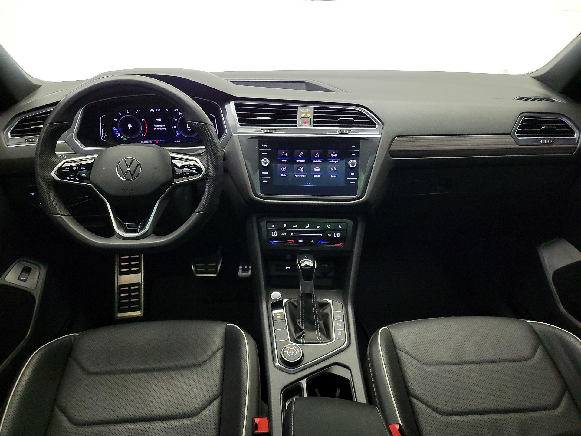 Thumbnail: 2022 Volkswagen Tiguan - 9