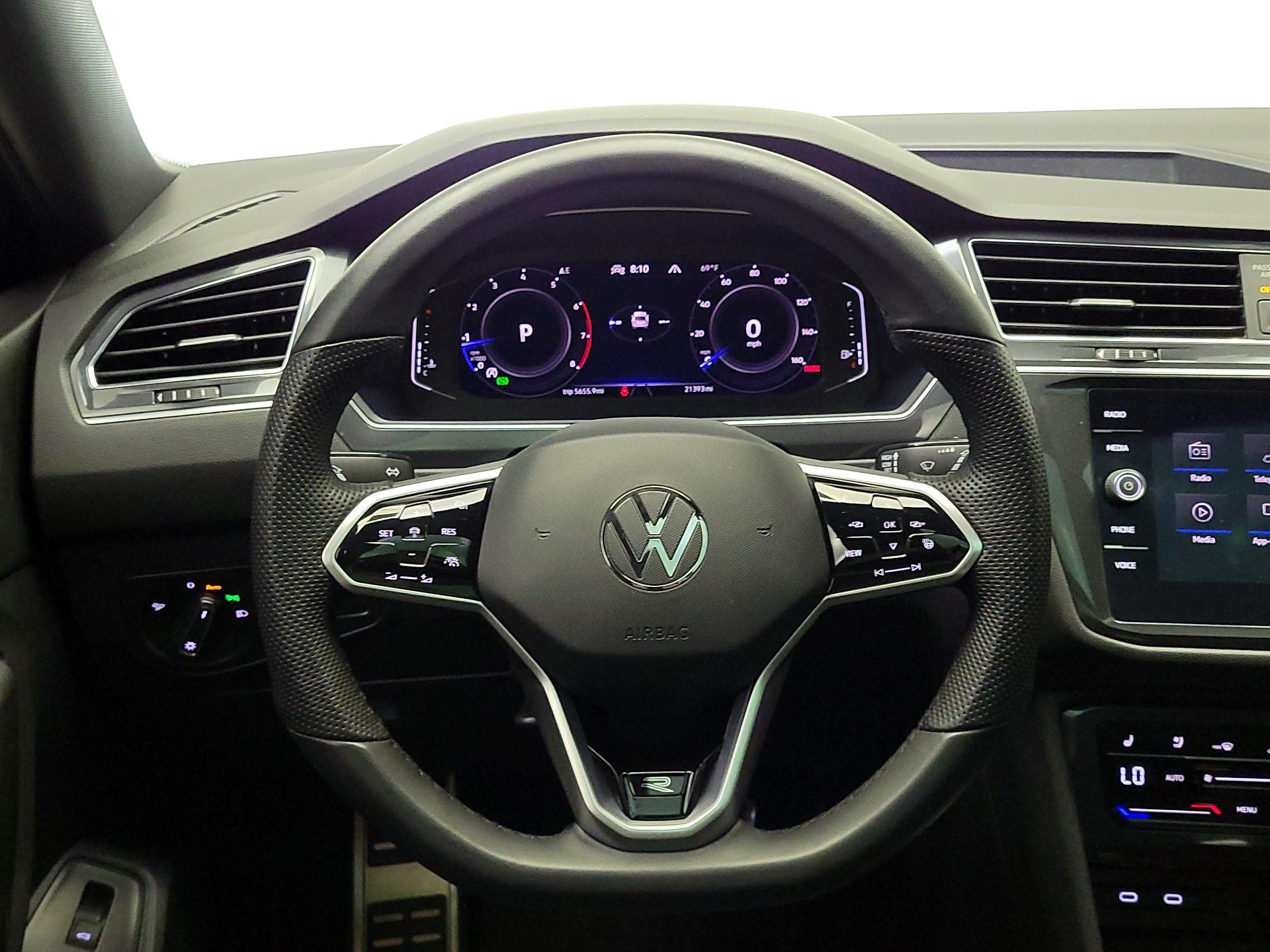 Thumbnail: 2022 Volkswagen Tiguan - 10